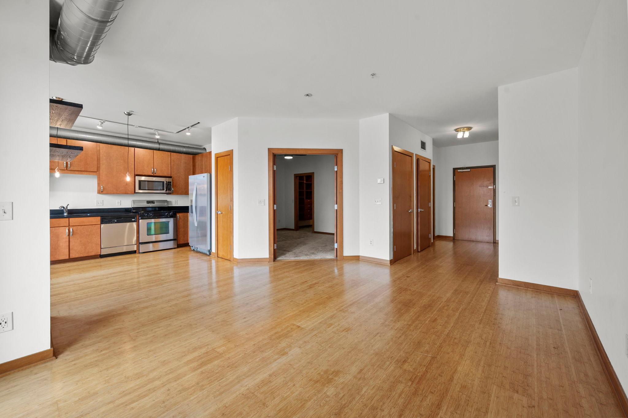 15 E Franklin Avenue 210 Property Photo 8