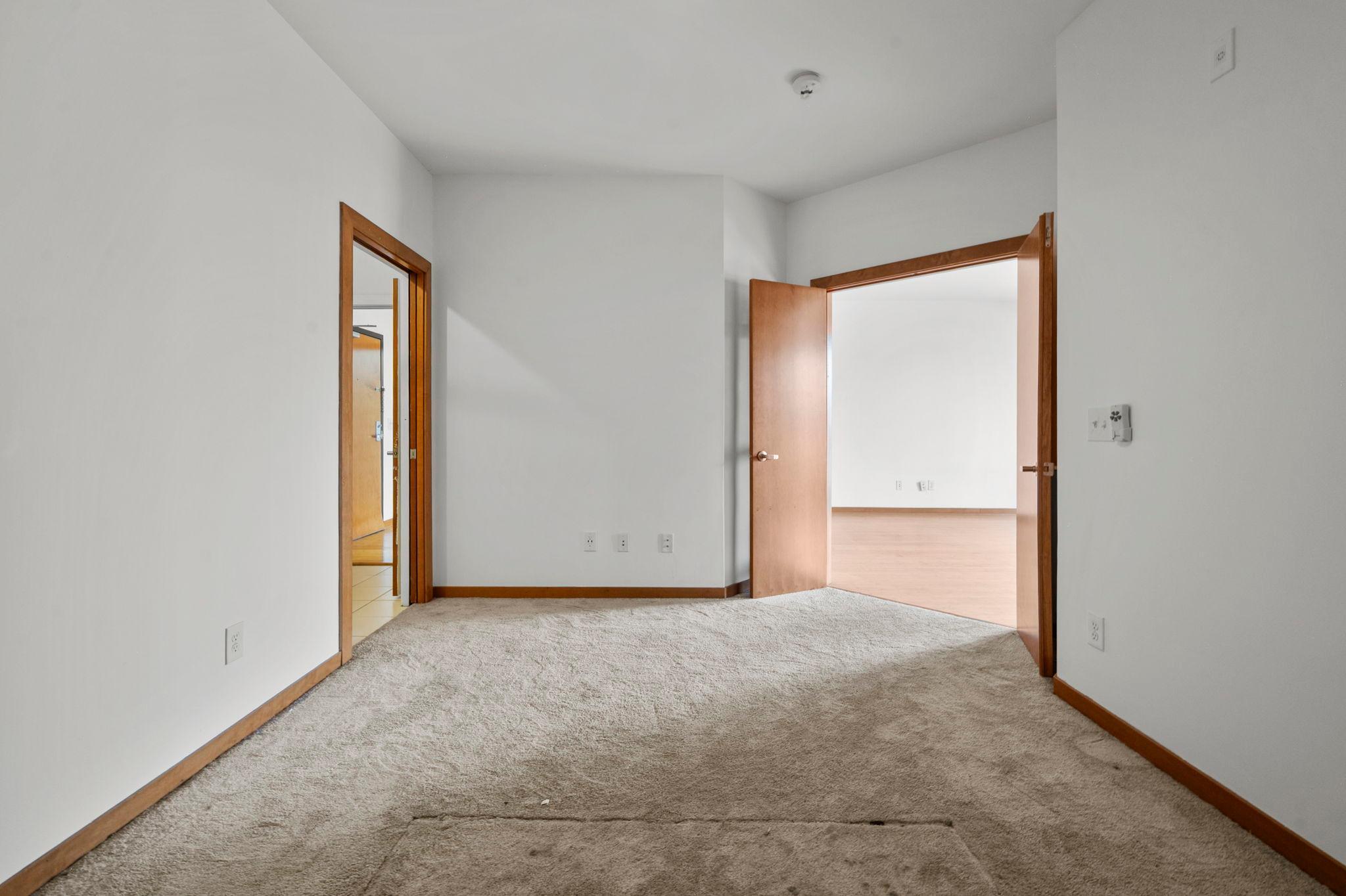 15 E Franklin Avenue 210 Property Photo 14