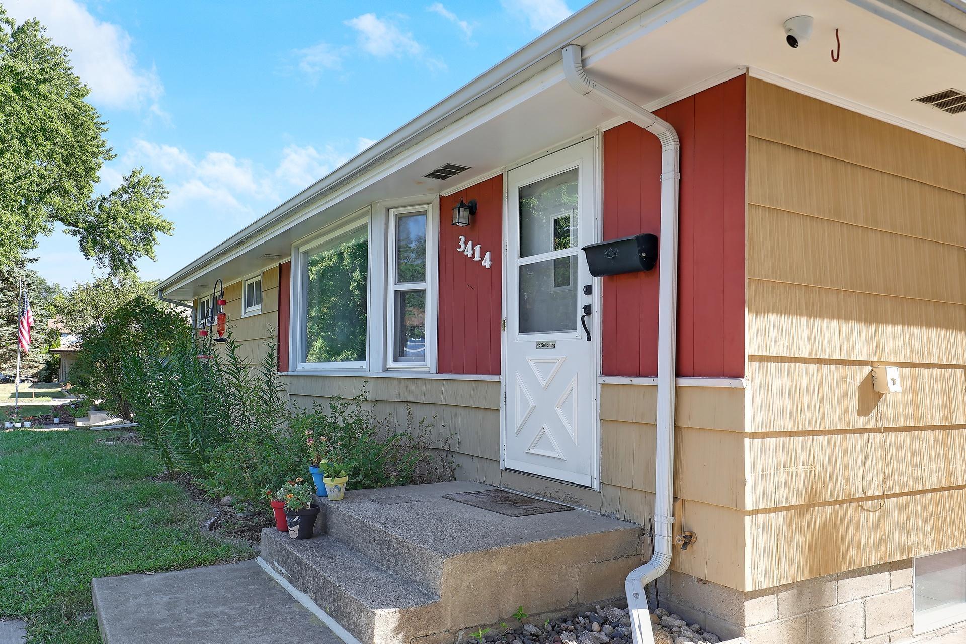 3414 Yates Avenue N Property Photo 3