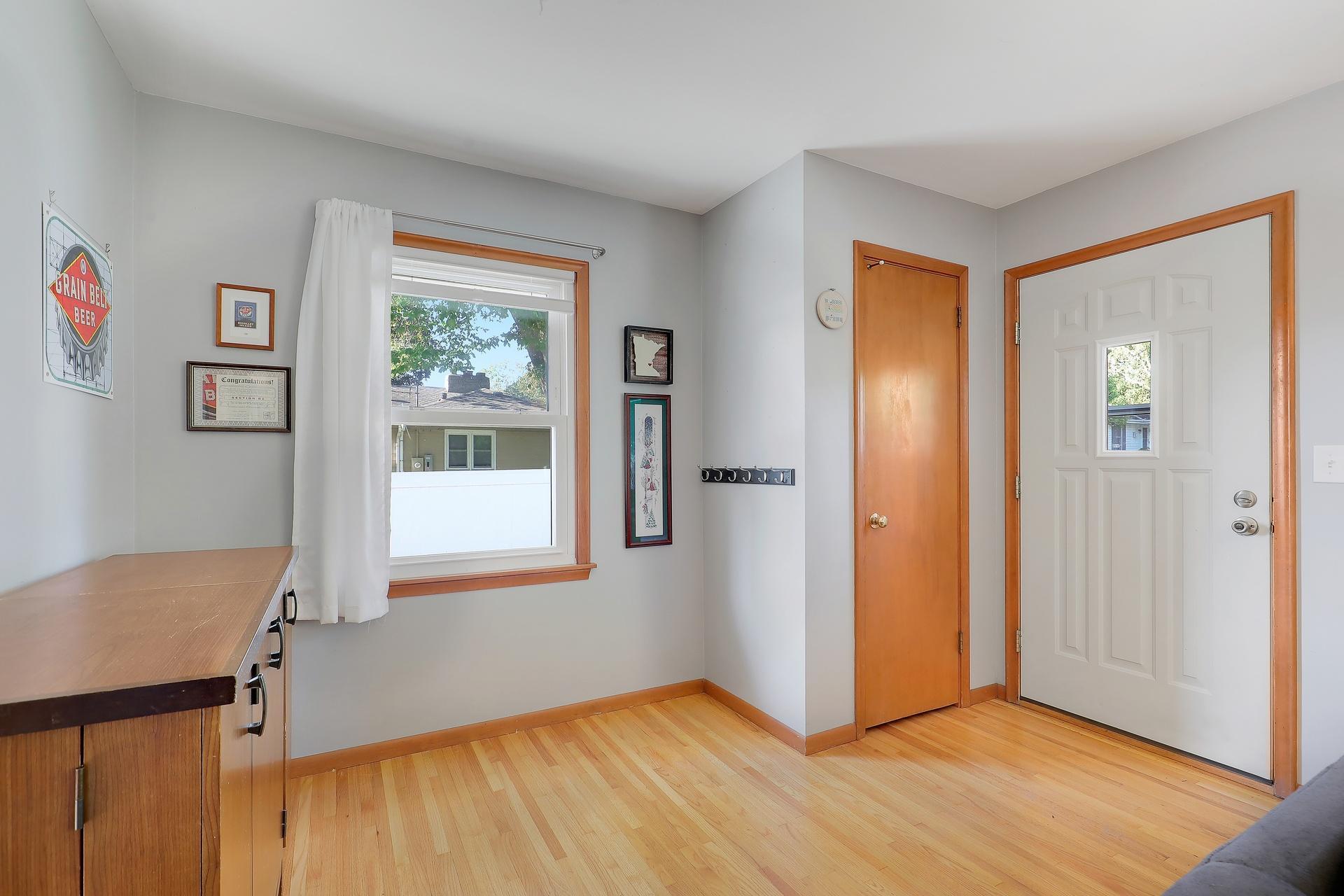 3414 Yates Avenue N Property Photo 4