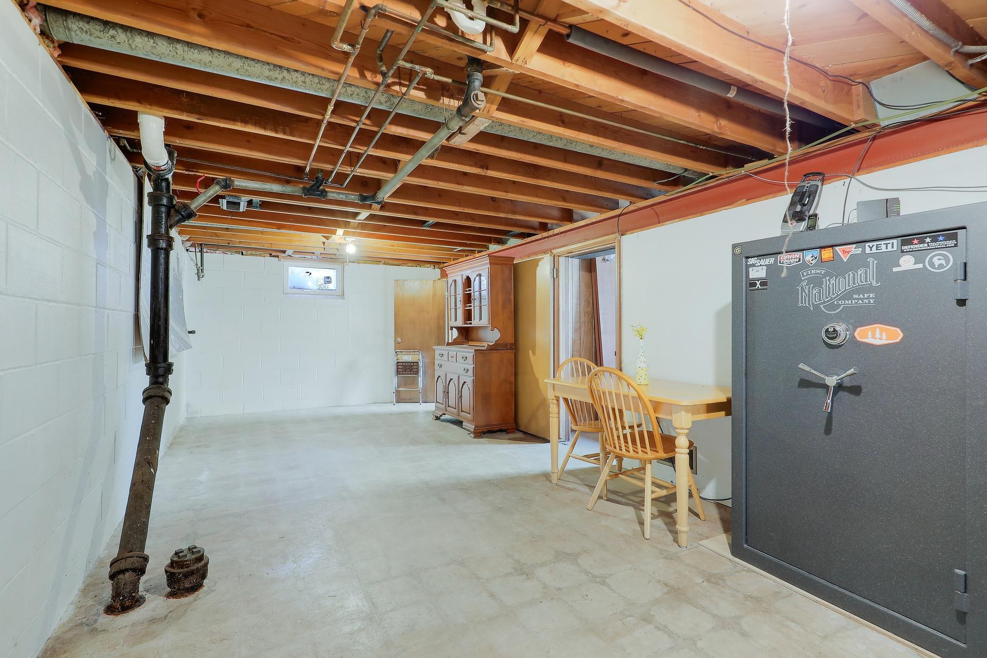 3414 Yates Avenue N Property Photo 28