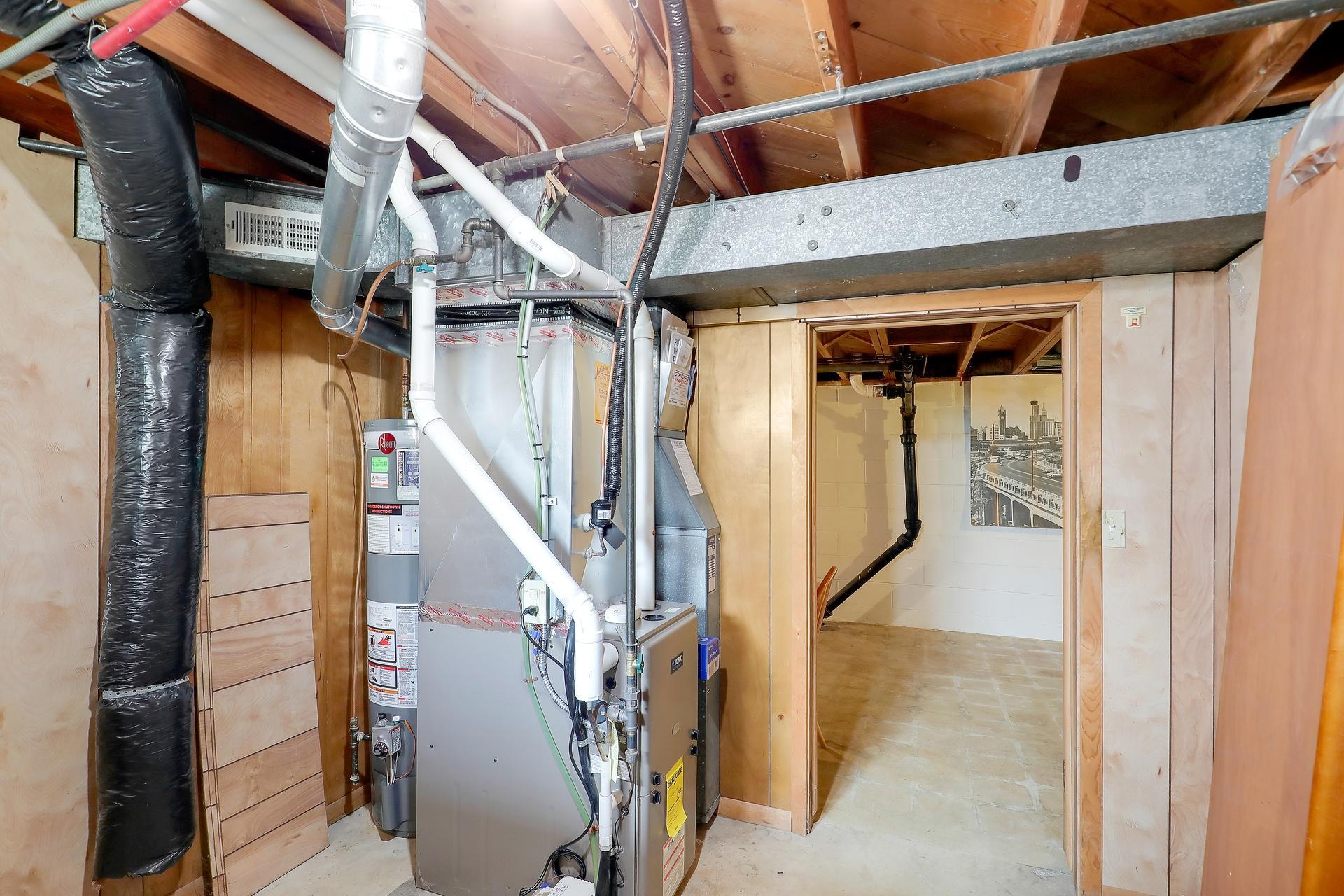 3414 Yates Avenue N Property Photo 37