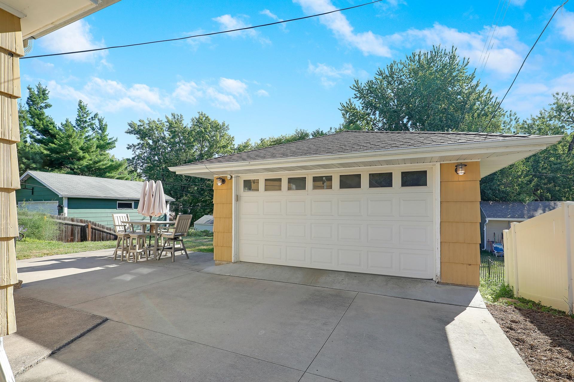 3414 Yates Avenue N Property Photo 47