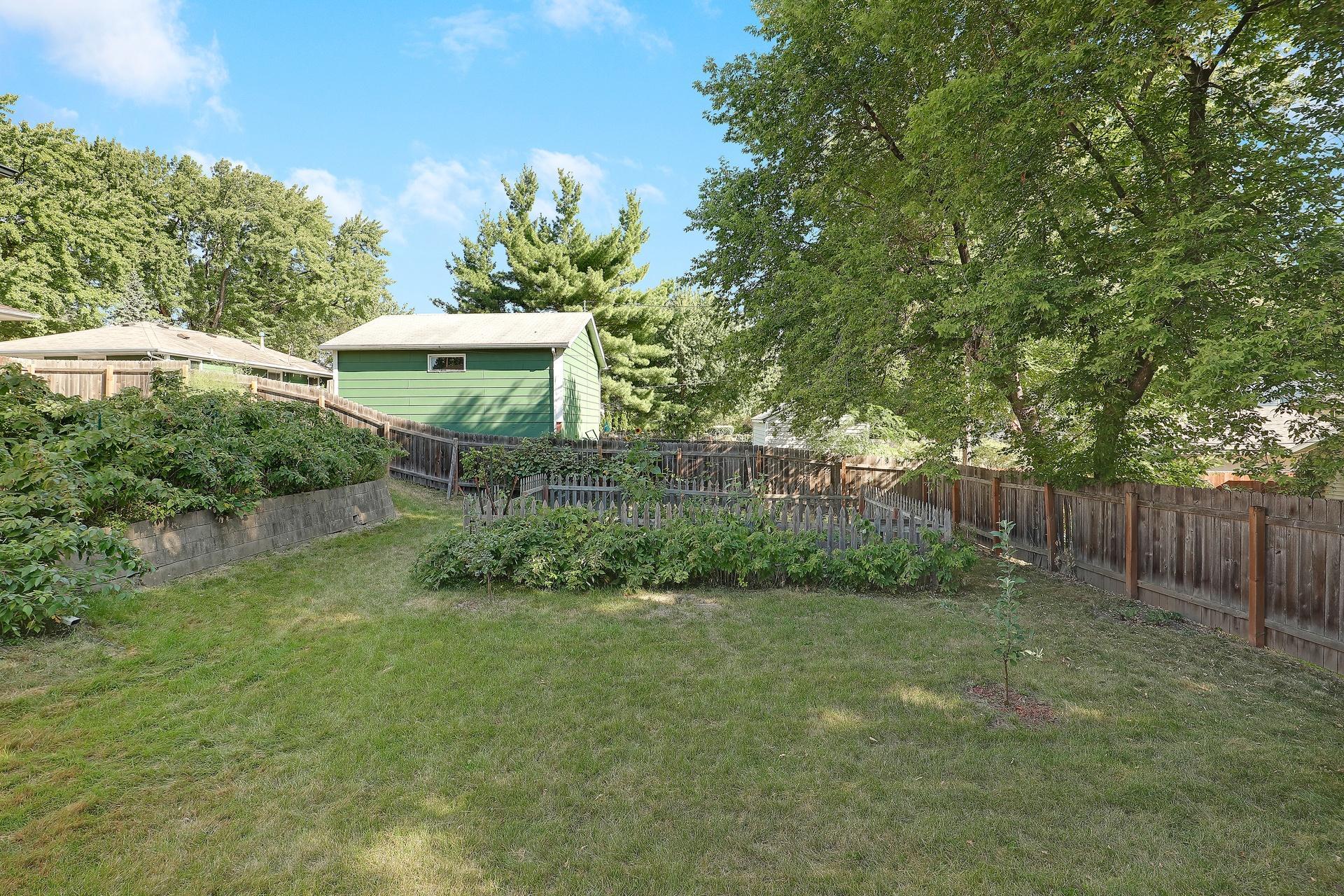 3414 Yates Avenue N Property Photo 48