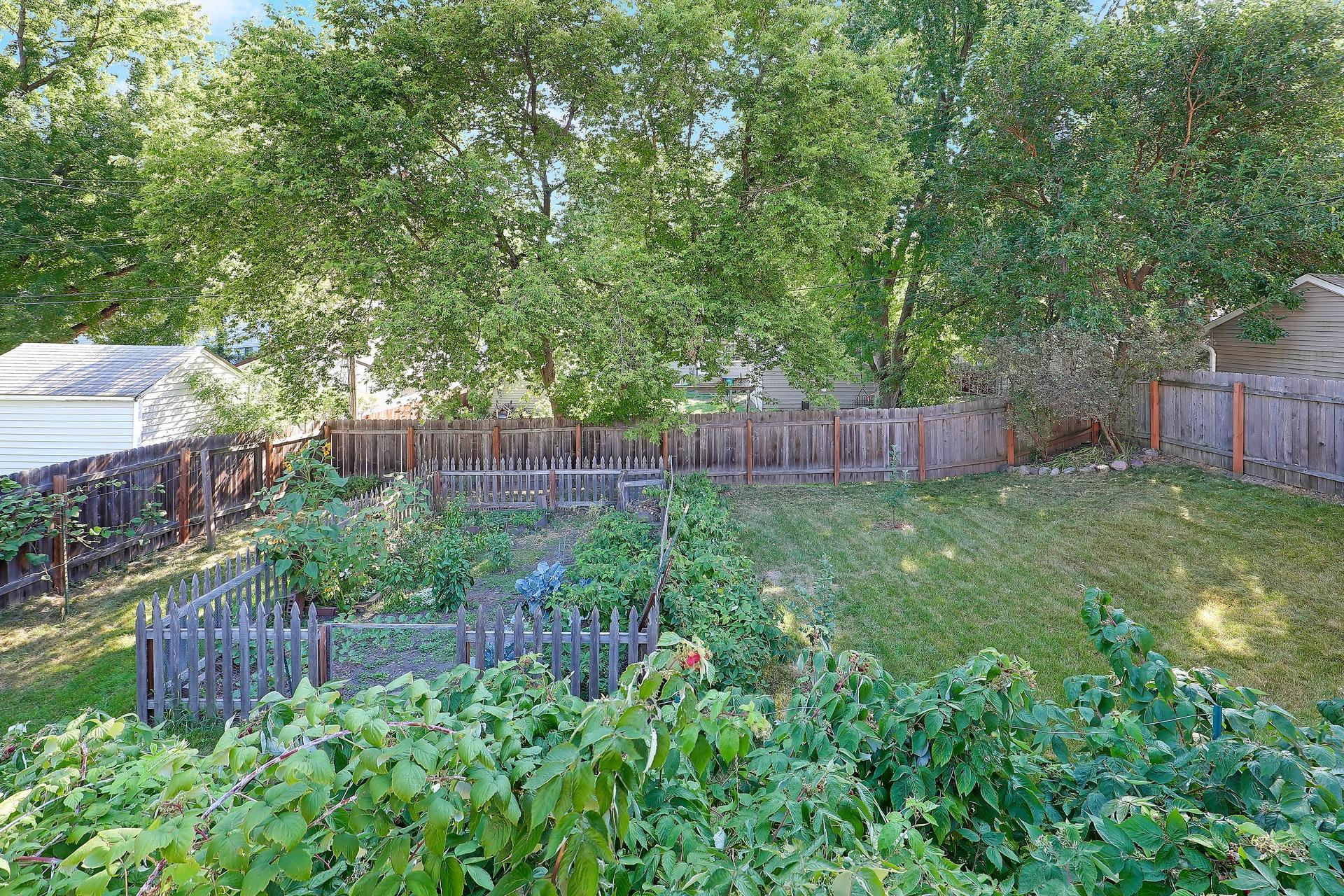 3414 Yates Avenue N Property Photo 50