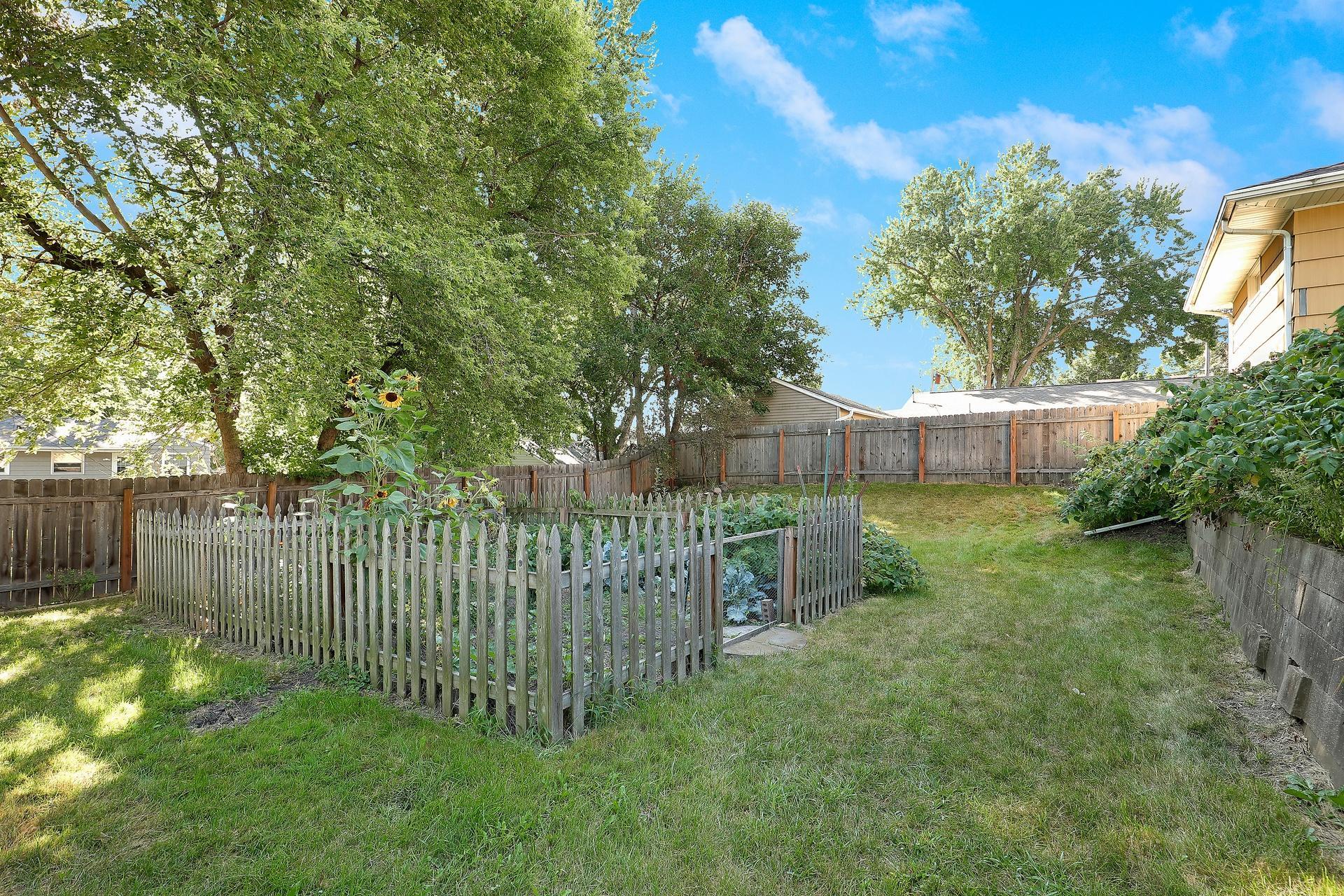 3414 Yates Avenue N Property Photo 51
