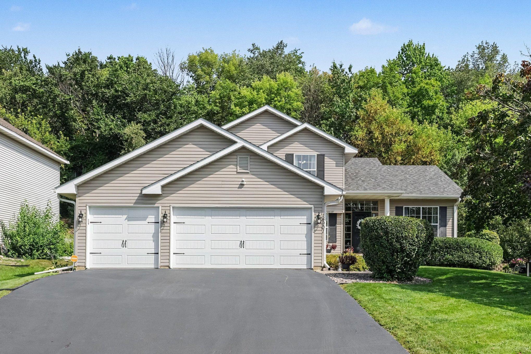 14901 Hillside Trail Property Photo 1