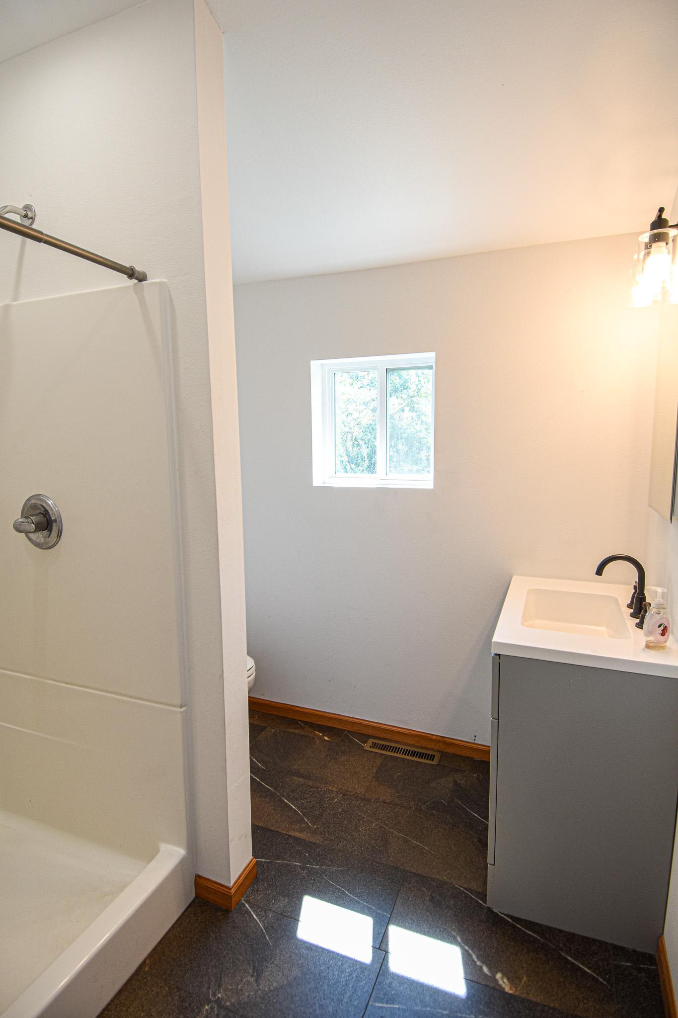 101 Kittson St Property Photo 33