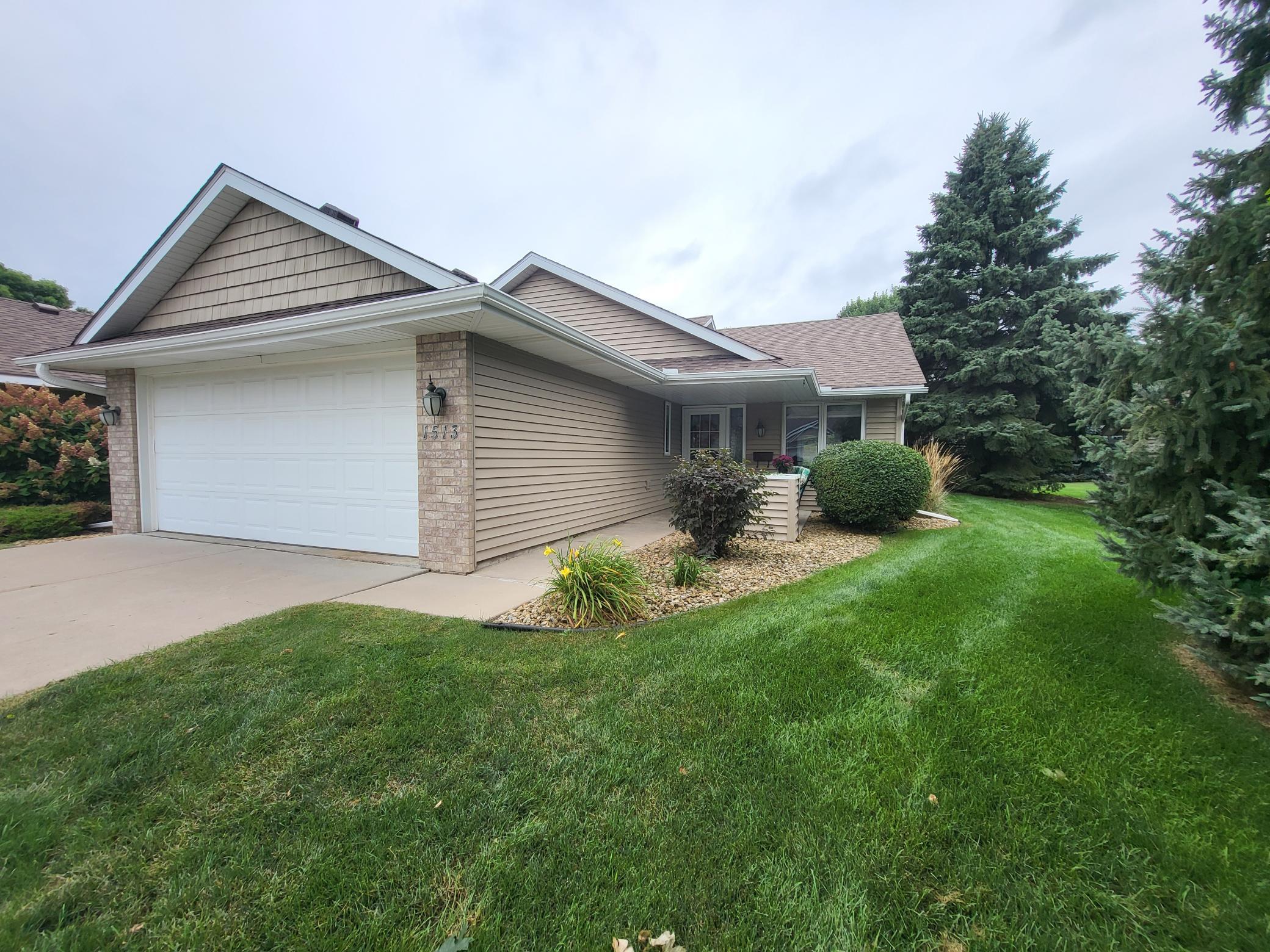 1513 Carleton Drive Property Photo 1