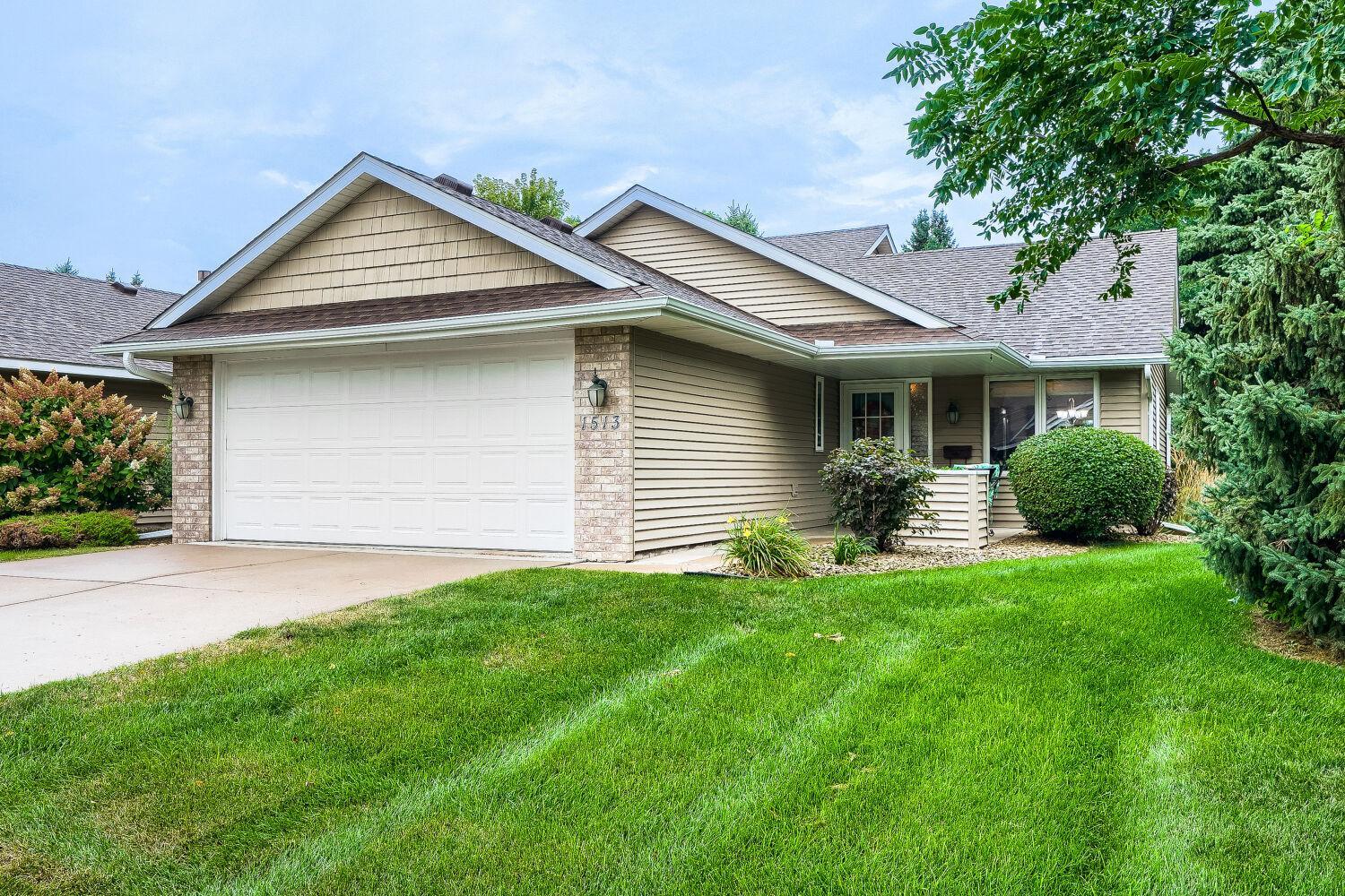 1513 Carleton Drive Property Photo 1