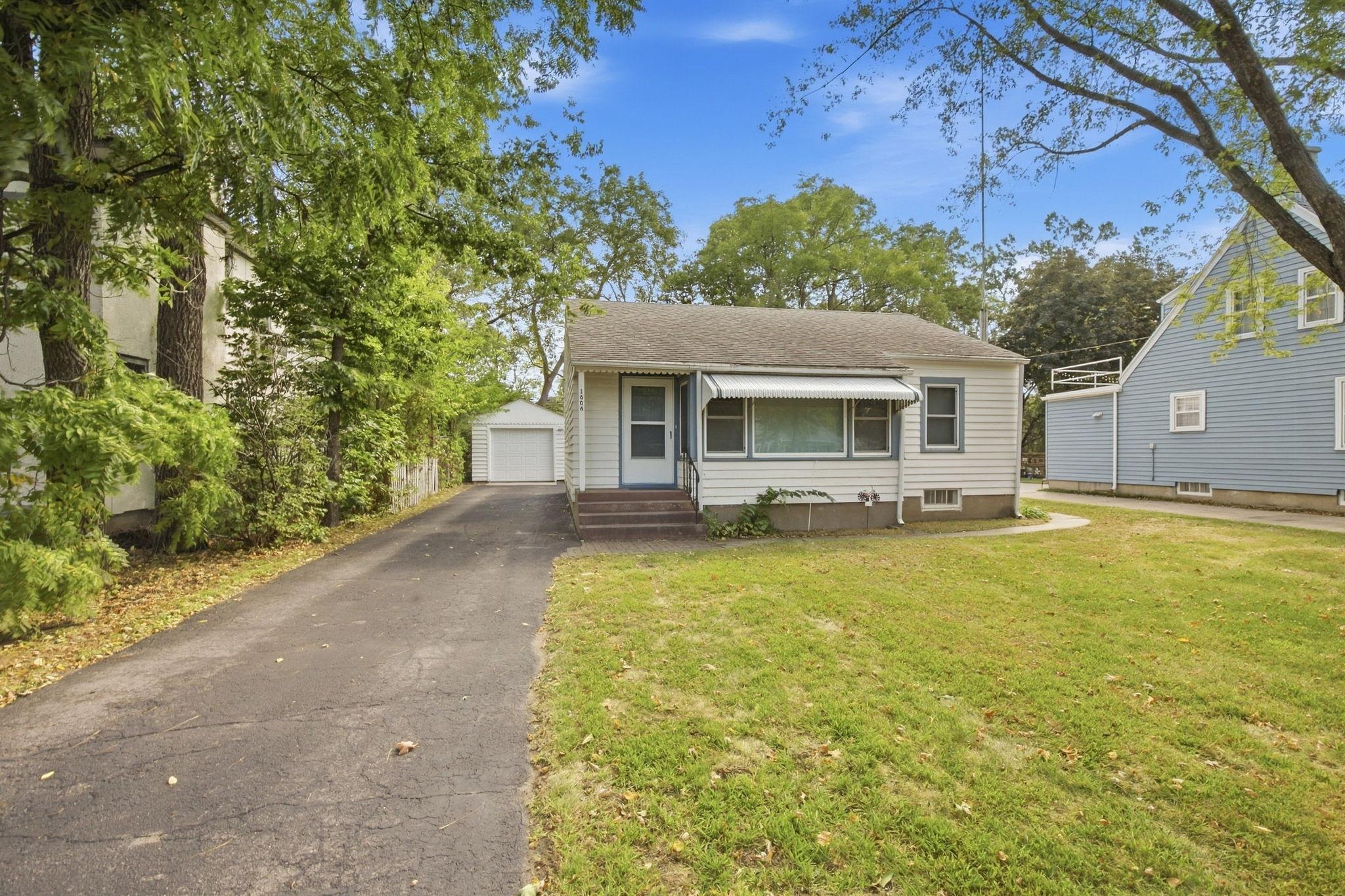 1606 10th Avenue S Property Photo 1