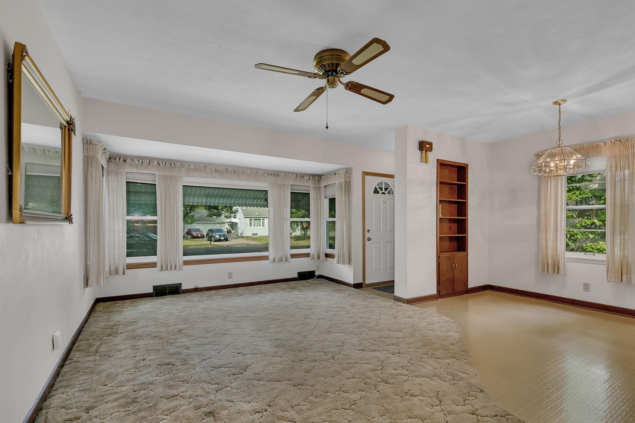 1606 10th Avenue S Property Photo 2