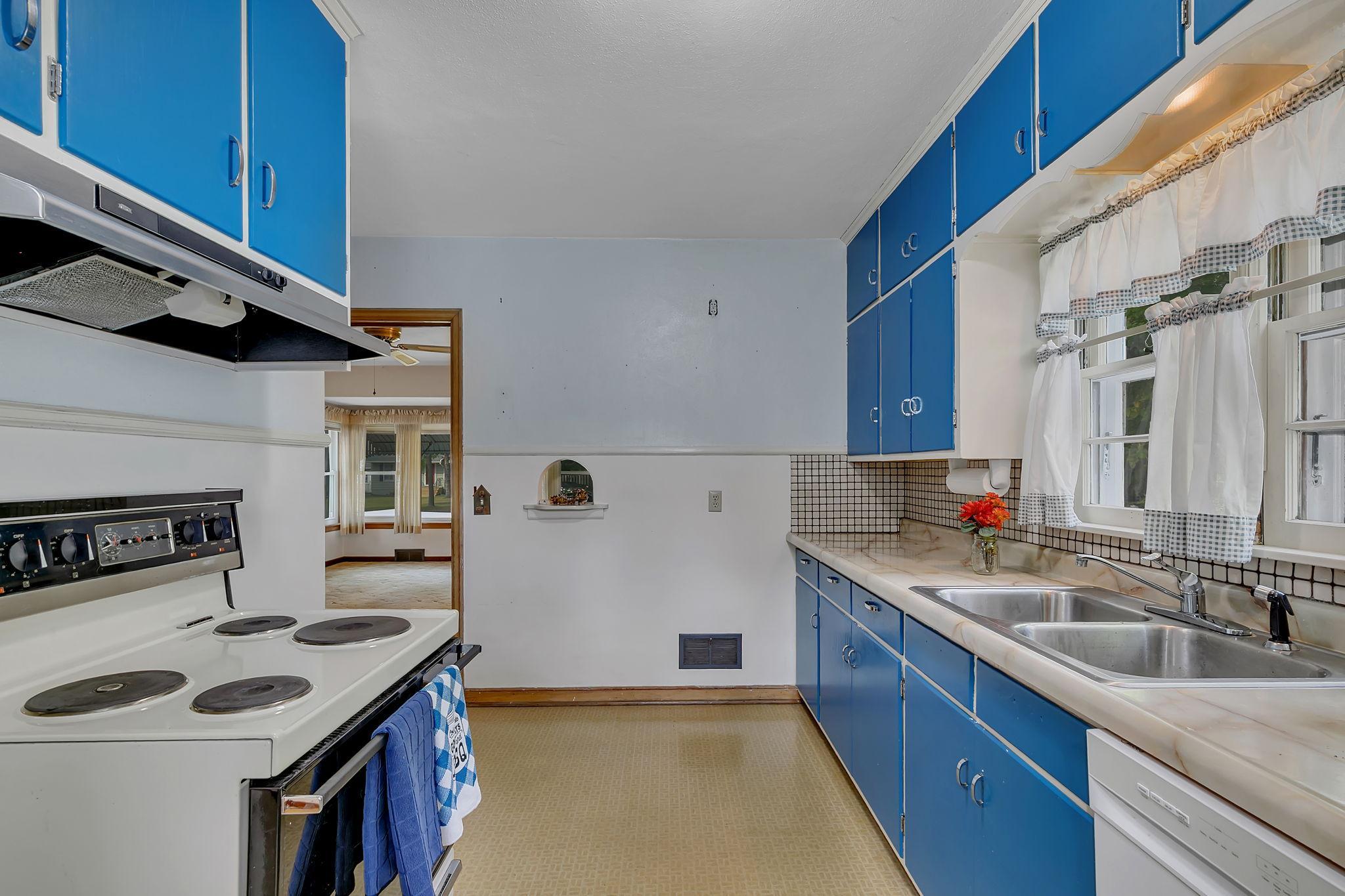 1606 10th Avenue S Property Photo 8
