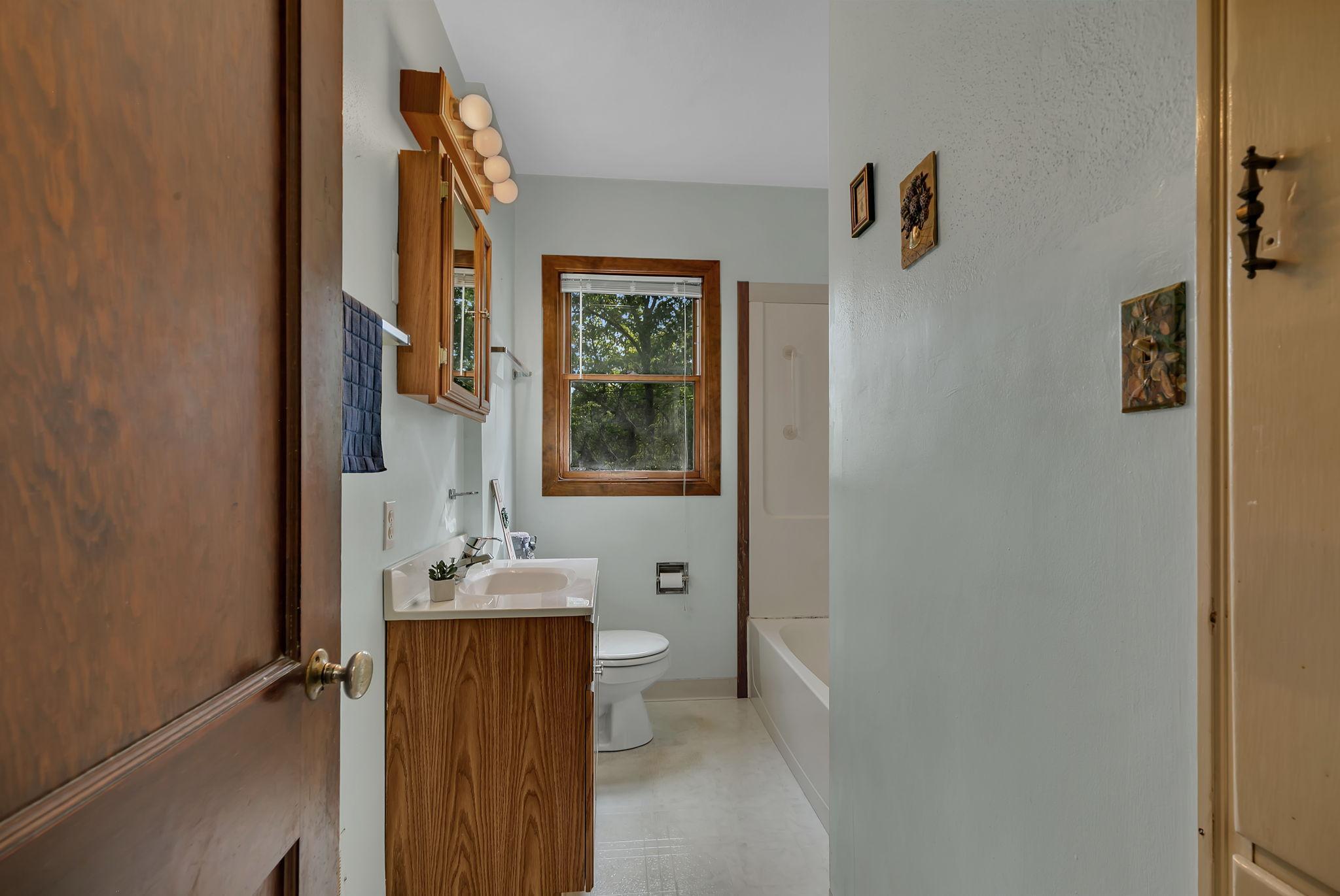 1606 10th Avenue S Property Photo 10
