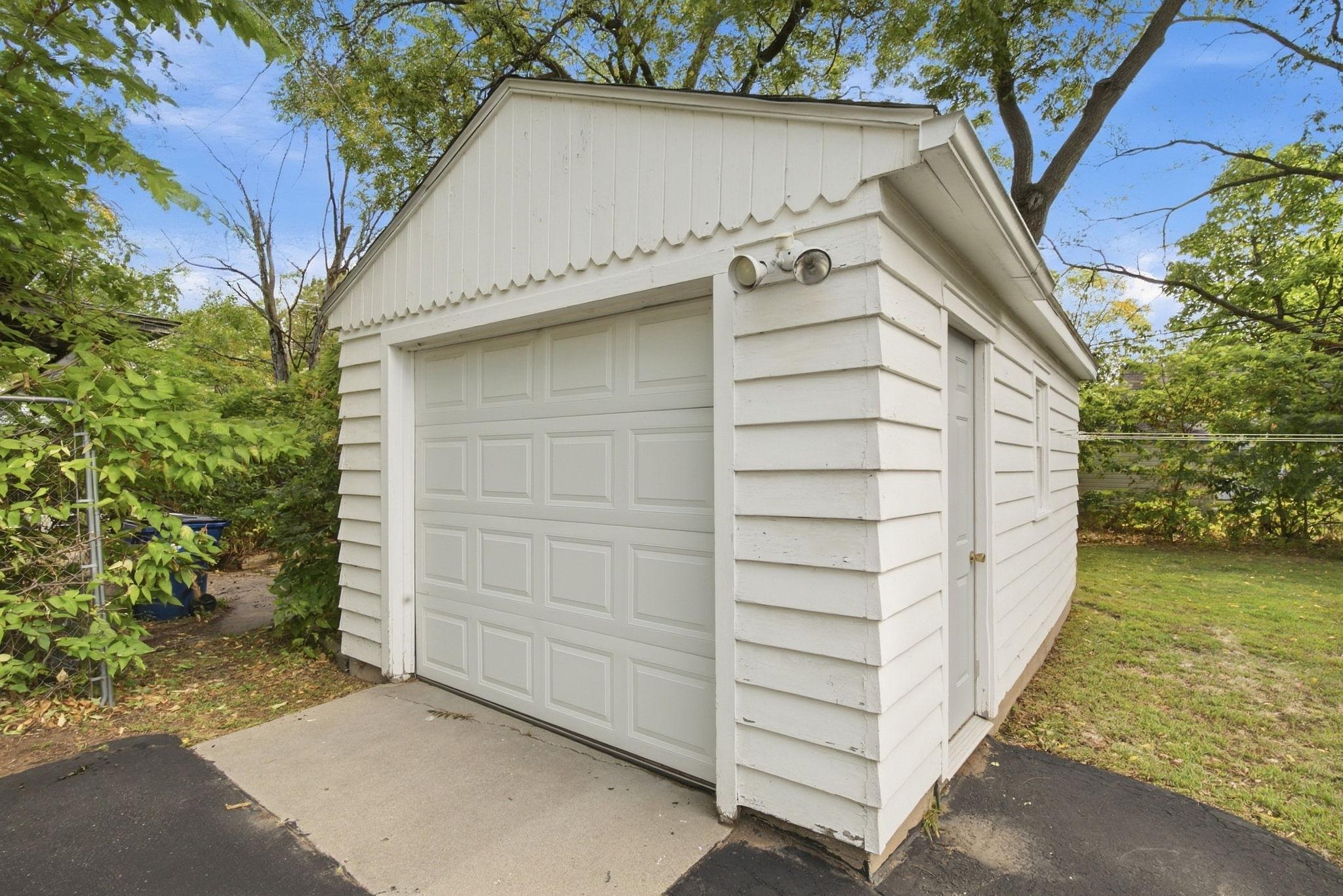1606 10th Avenue S Property Photo 14