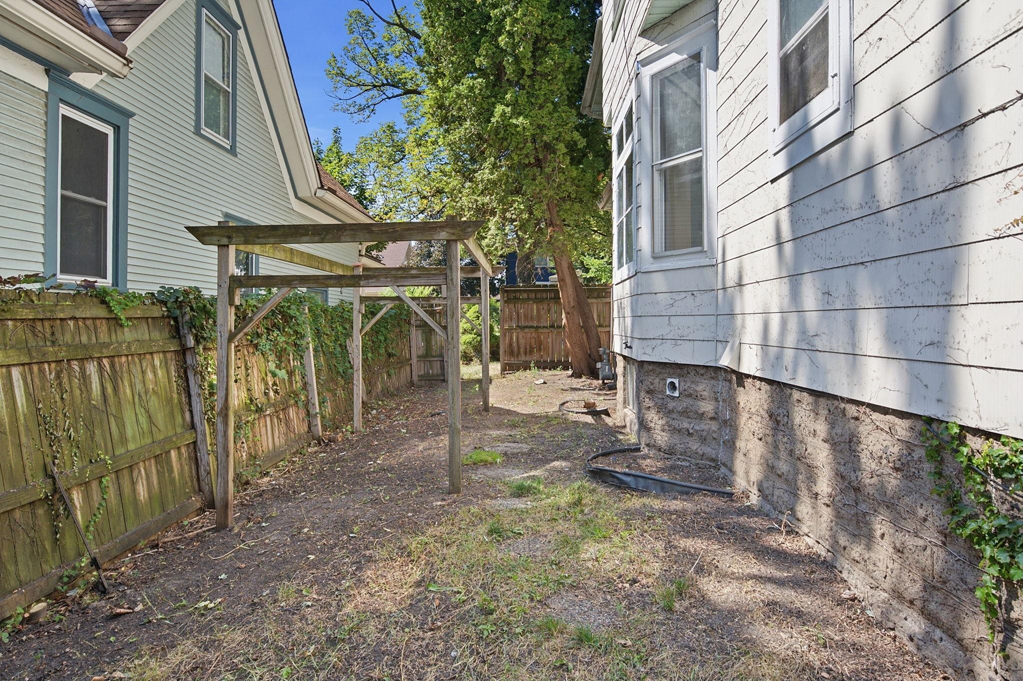1032 Desoto Street Property Photo 41