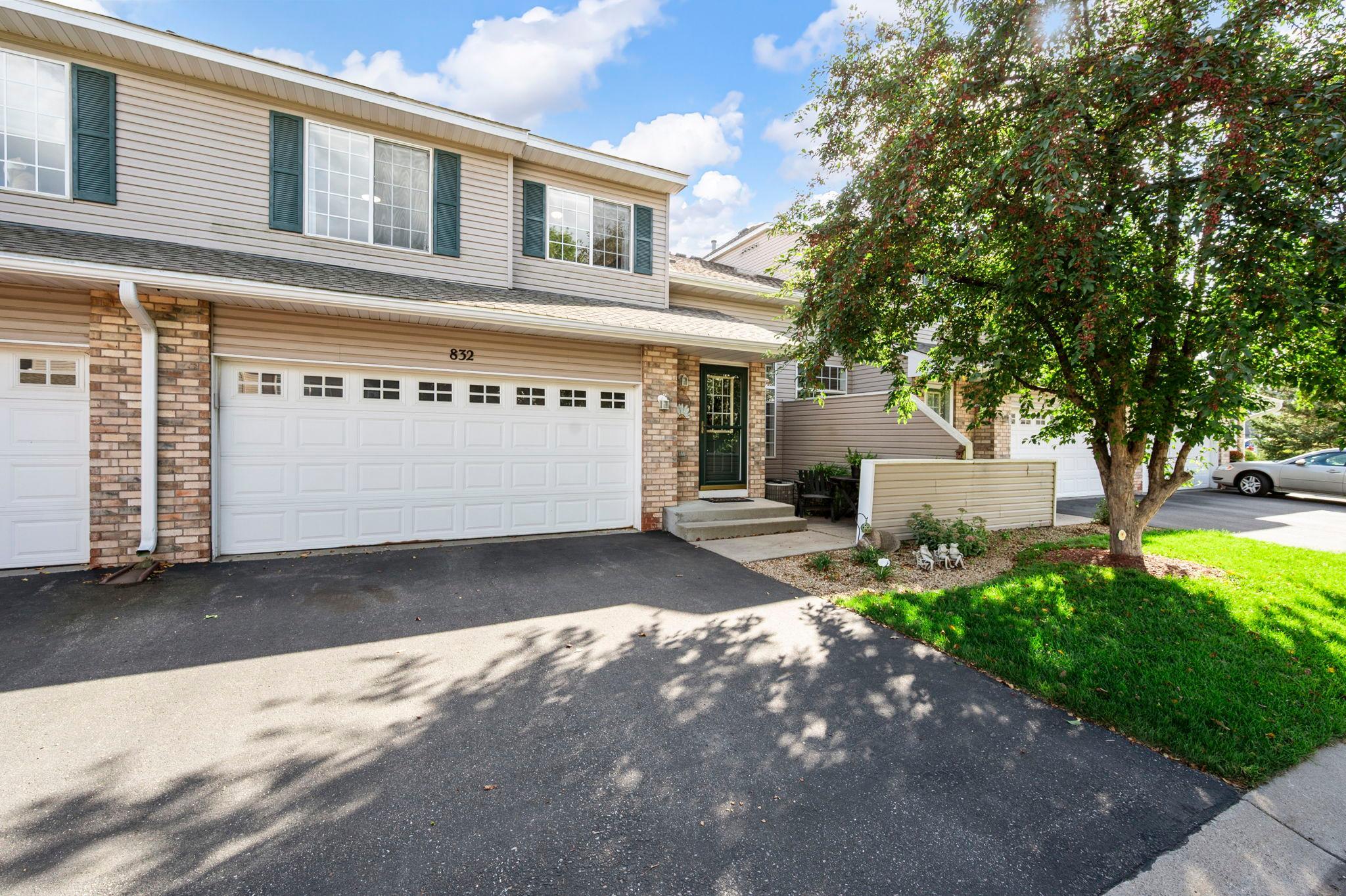 832 Summer Pines Circle Property Photo 1