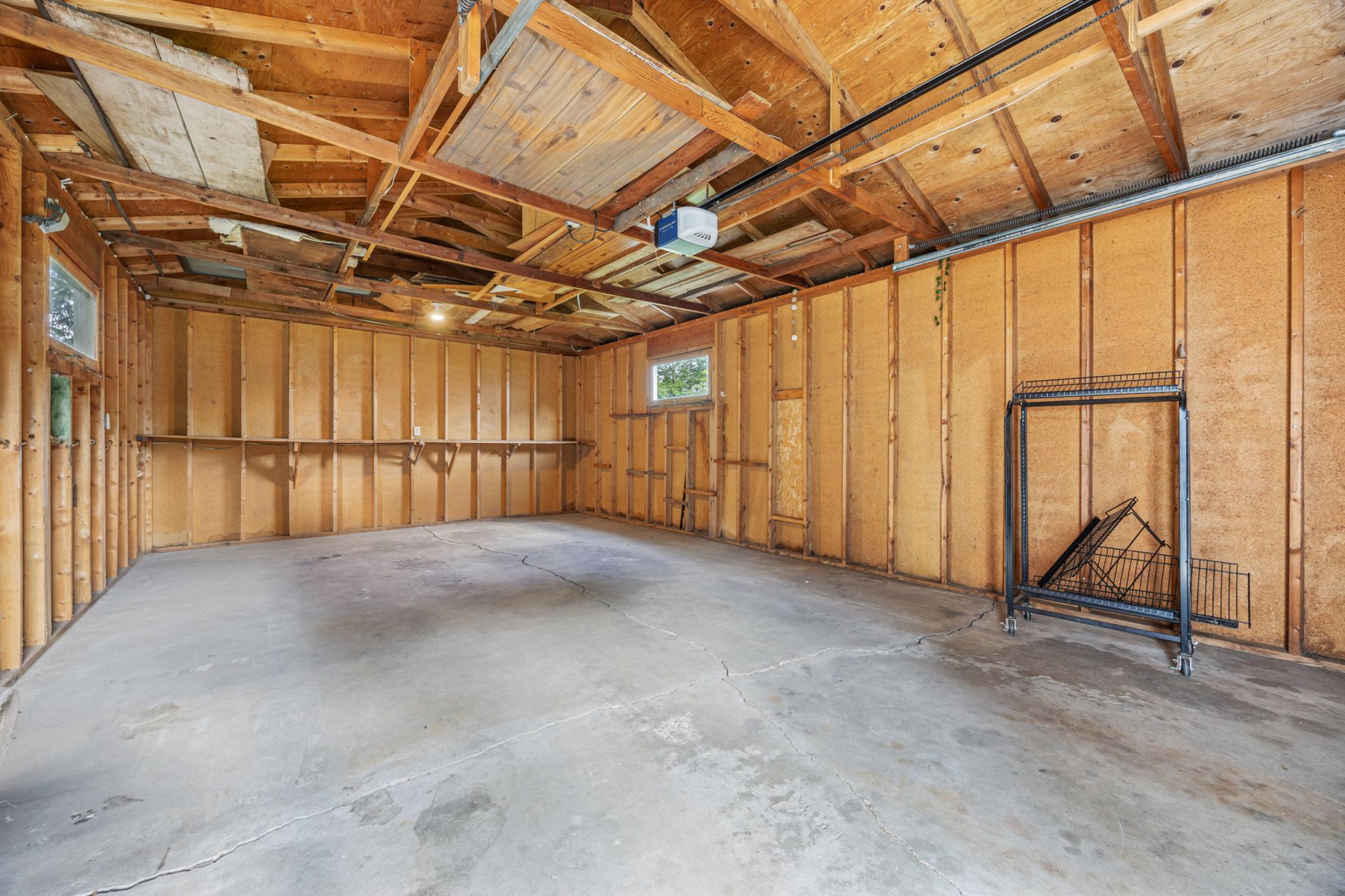 306 S 2nd Street W Property Photo 10