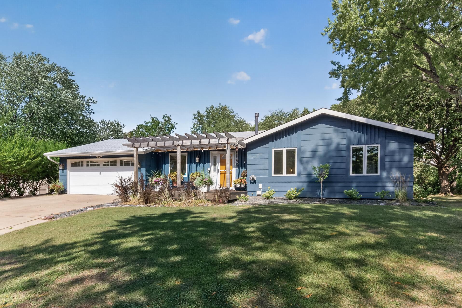 11901 River Hills Circle Property Photo 1