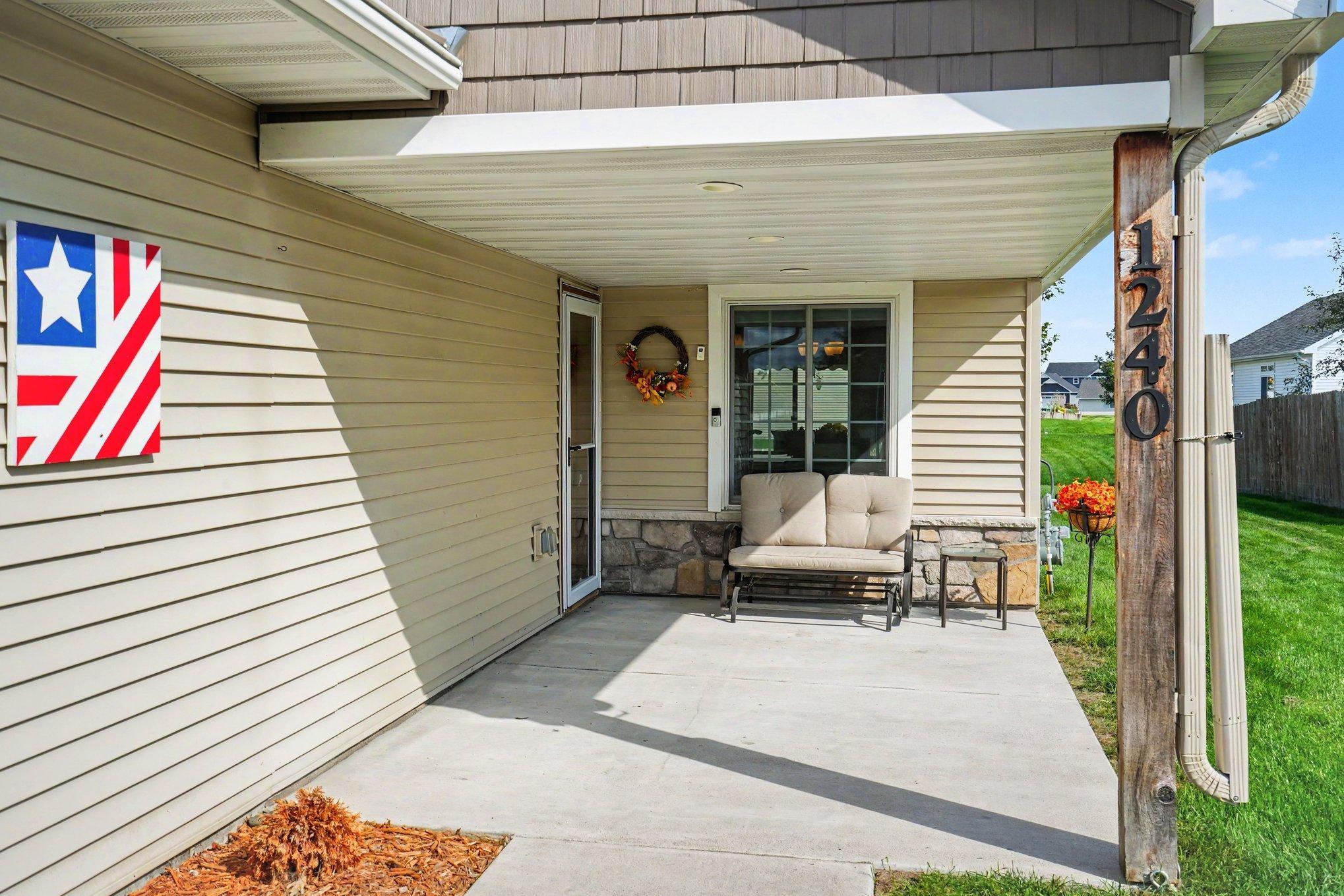 1240 Quail Run Property Photo 2