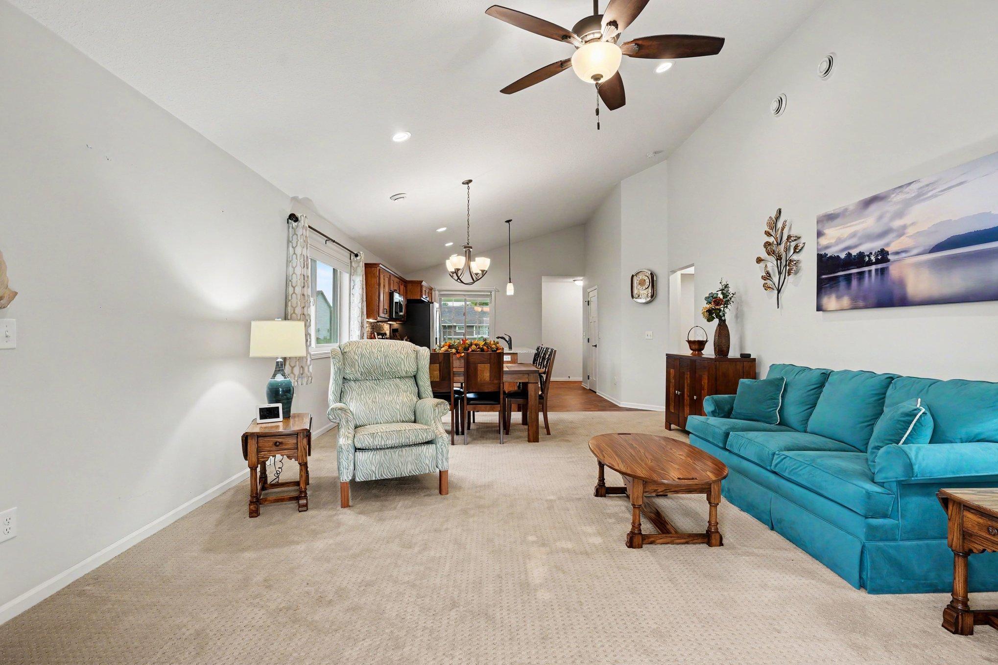 1240 Quail Run Property Photo 9