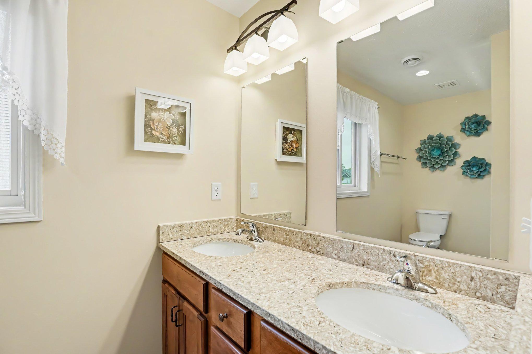 1240 Quail Run Property Photo 13