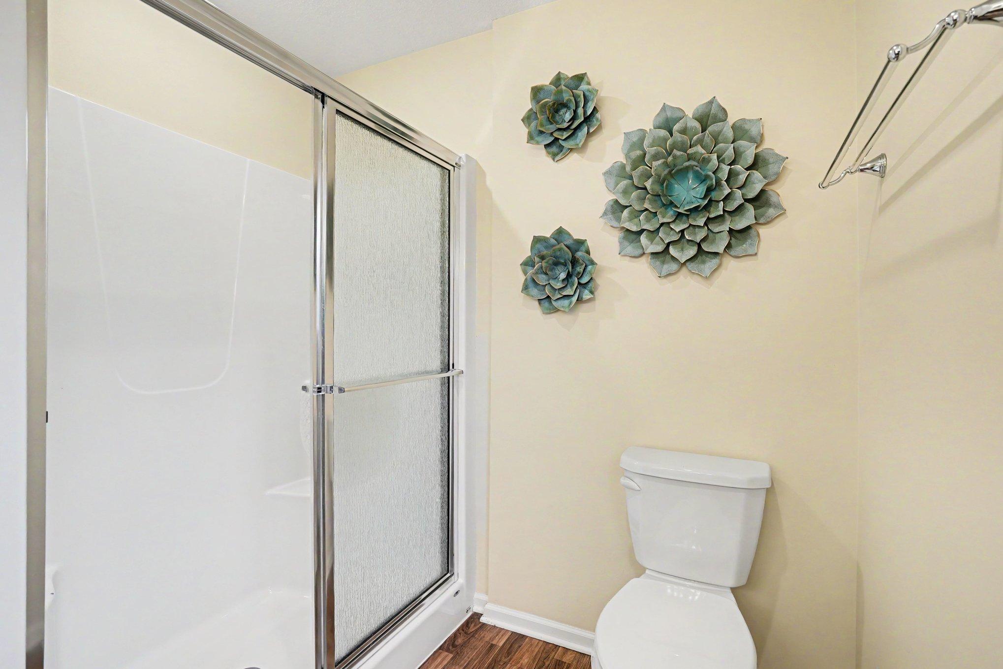 1240 Quail Run Property Photo 14