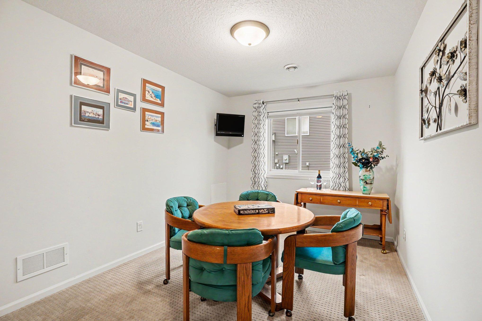 1240 Quail Run Property Photo 16