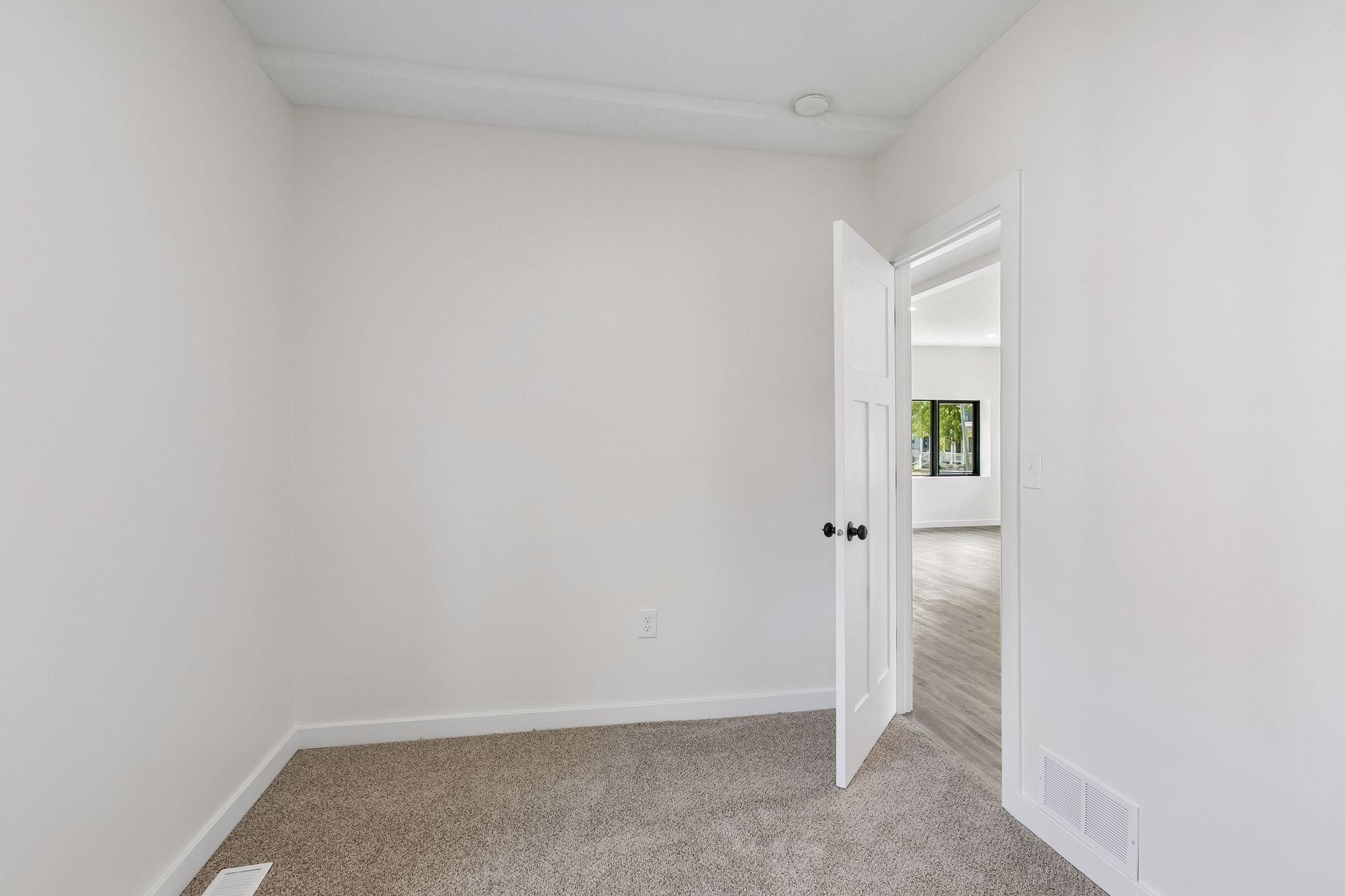 2601 N Morgan Avenue N Property Photo 15