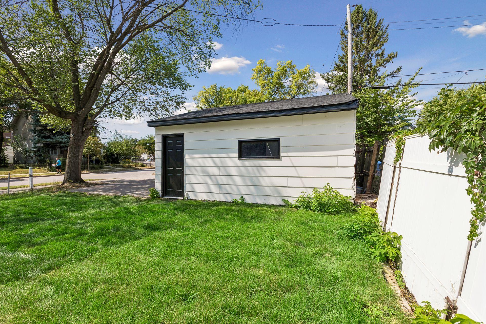 2601 N Morgan Avenue N Property Photo 38