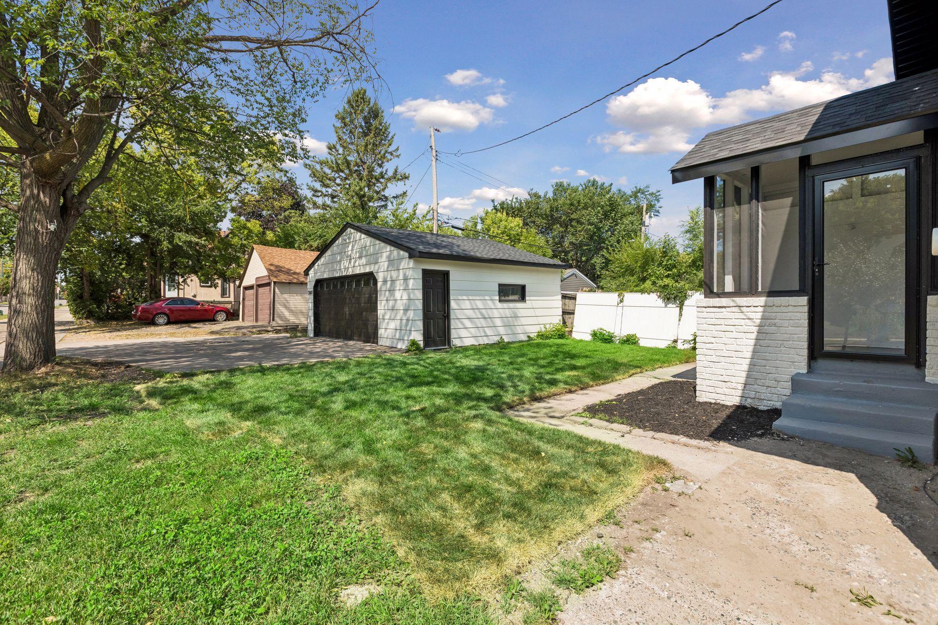 2601 N Morgan Avenue N Property Photo 39