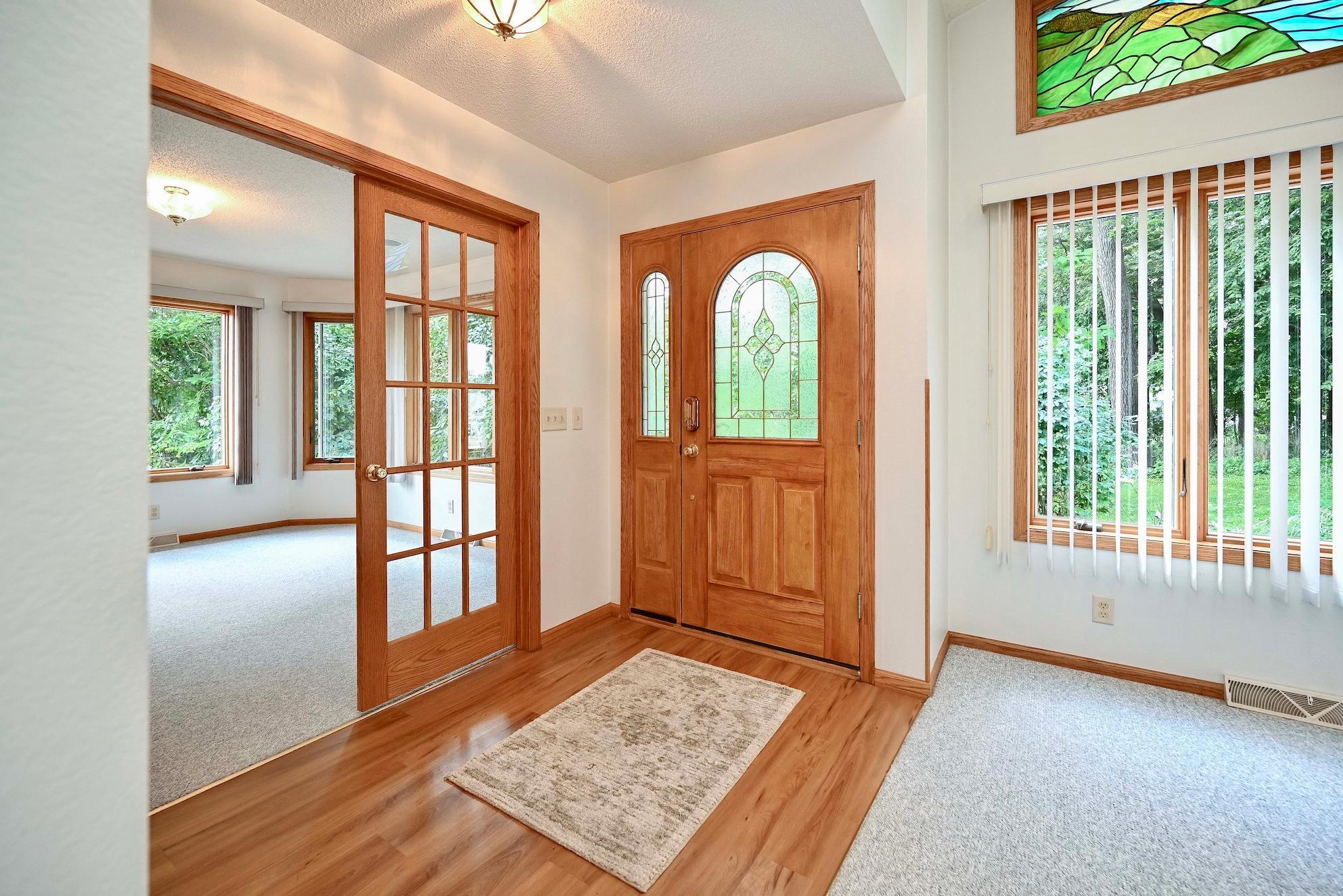 68 Whispering Avenue Property Photo 2