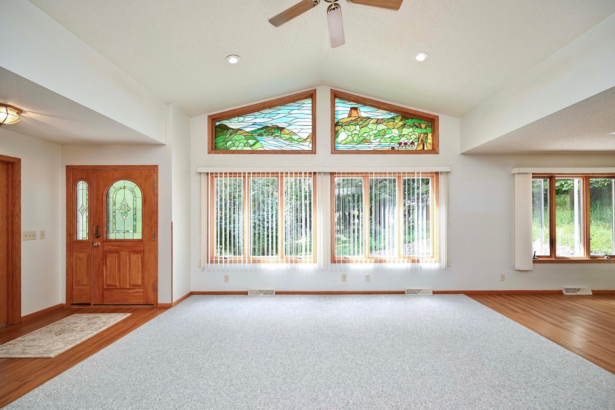 68 Whispering Avenue Property Photo 3