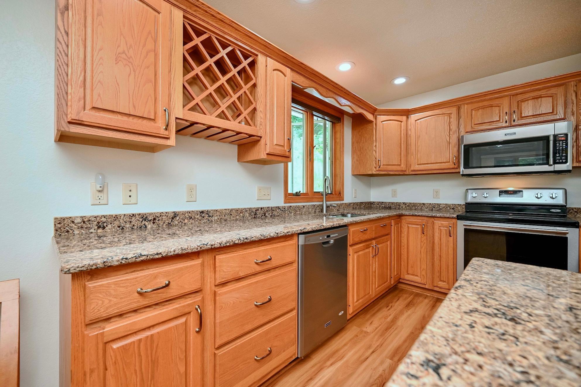 68 Whispering Avenue Property Photo 7