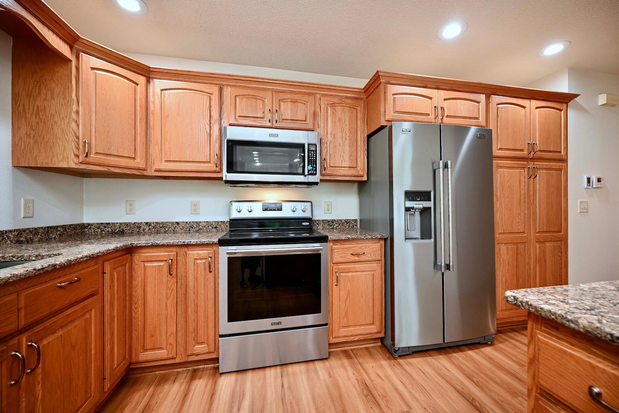 68 Whispering Avenue Property Photo 8