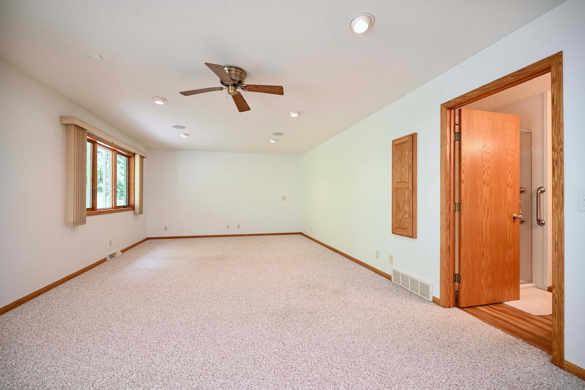 68 Whispering Avenue Property Photo 12