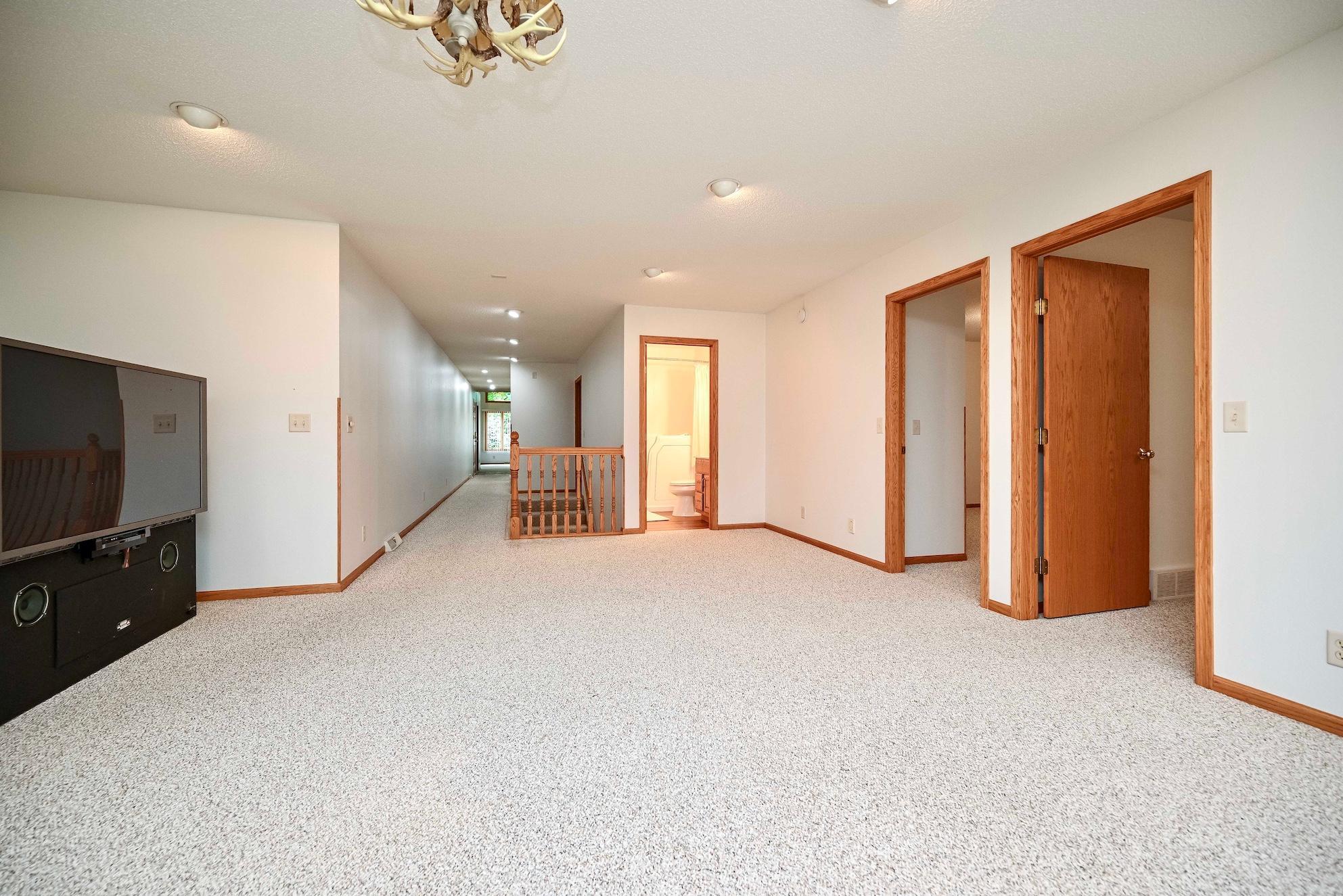 68 Whispering Avenue Property Photo 18