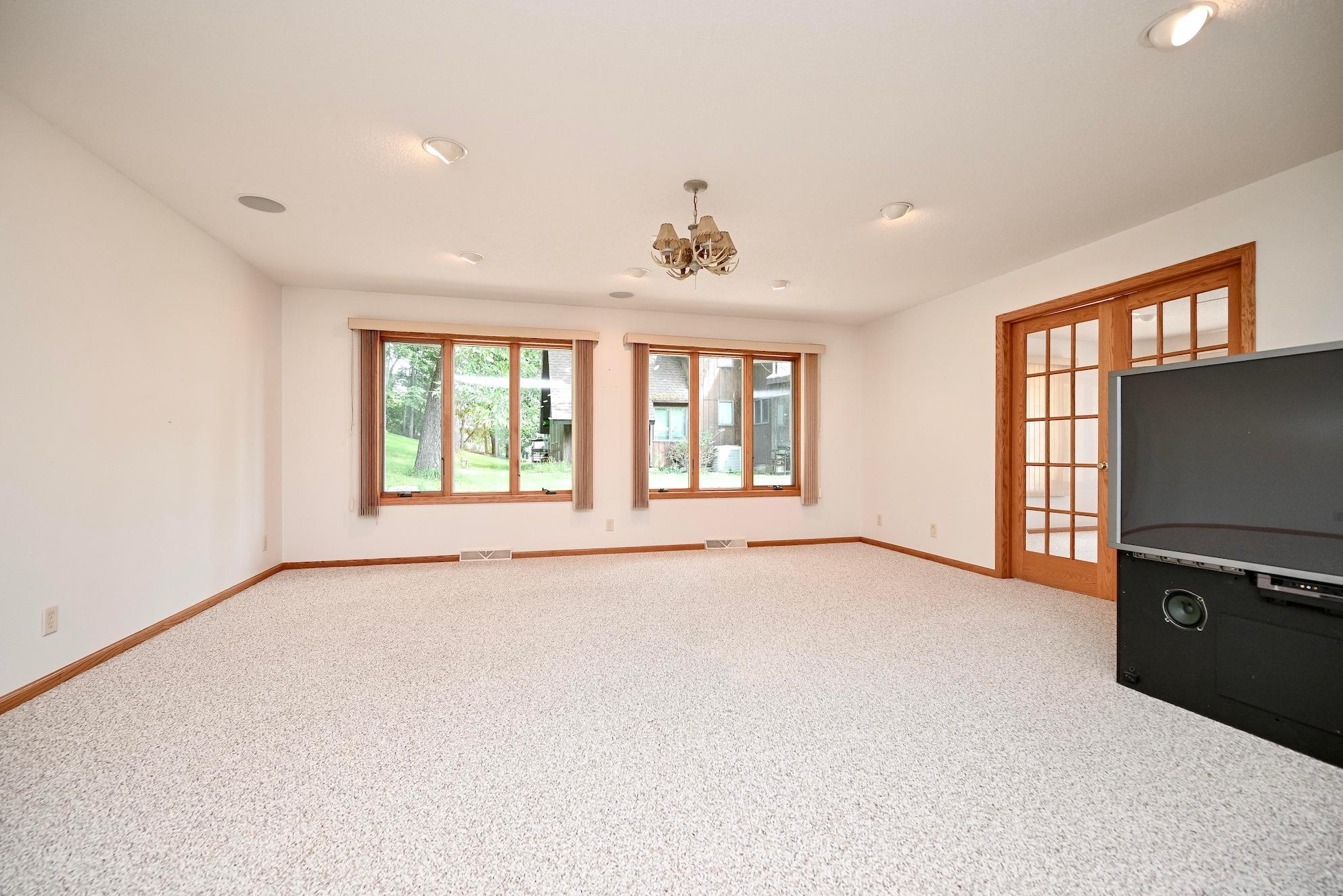 68 Whispering Avenue Property Photo 19