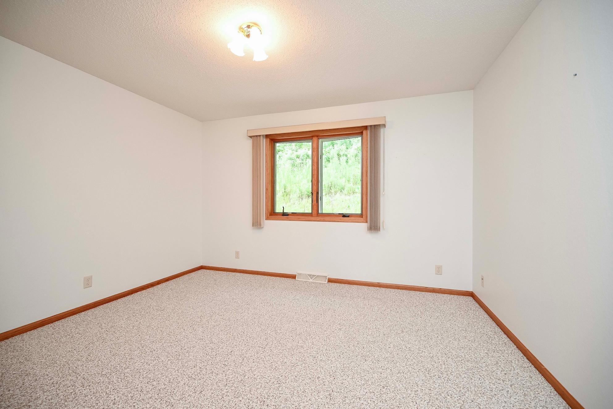 68 Whispering Avenue Property Photo 23