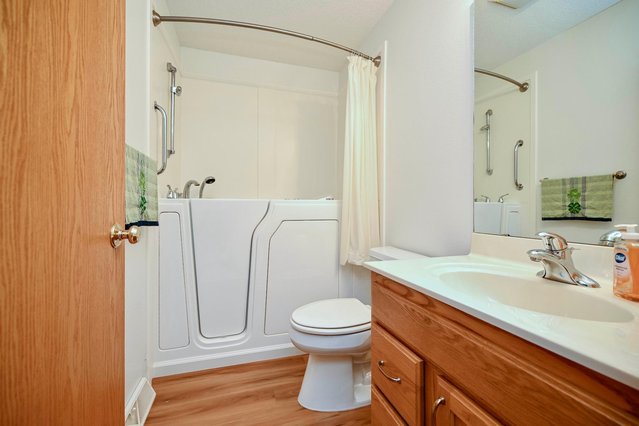 68 Whispering Avenue Property Photo 25