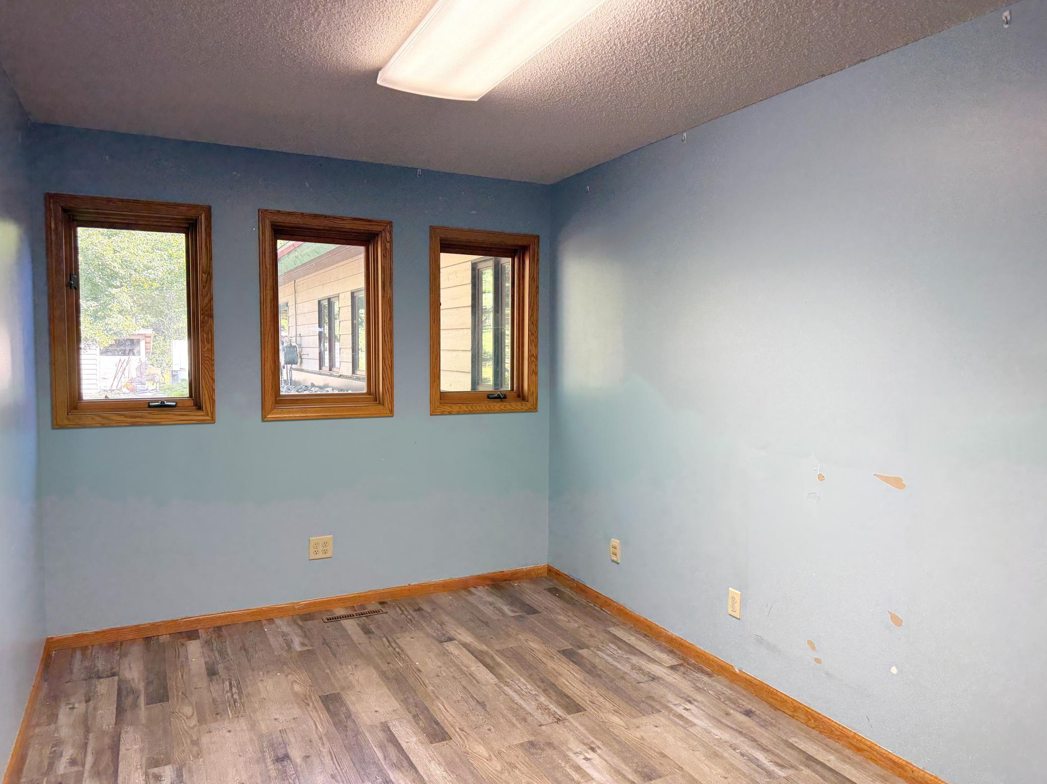 14387 Edgewood Drive Entire Building Property Photo 9
