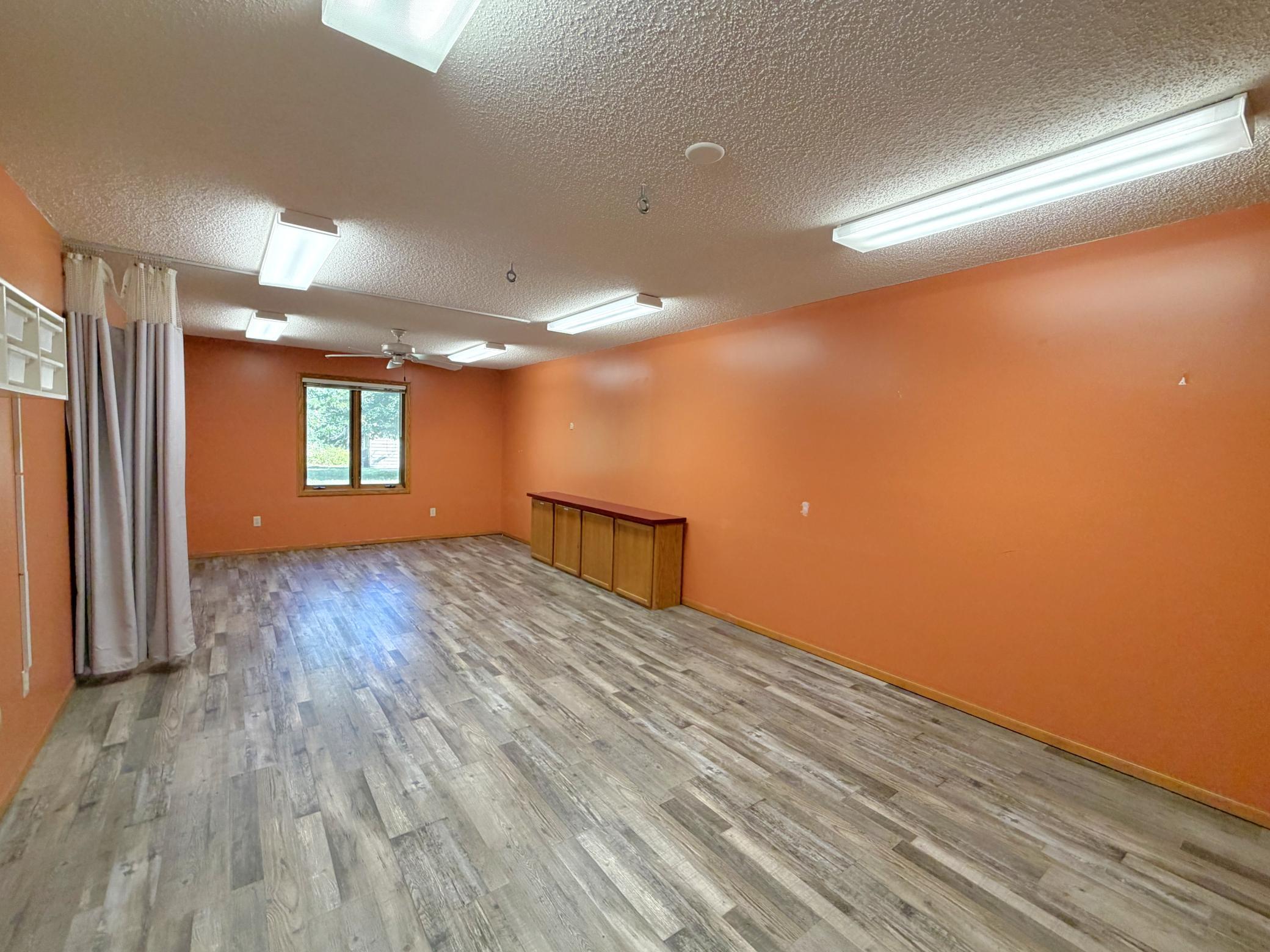 14387 Edgewood Drive Entire Building Property Photo 11