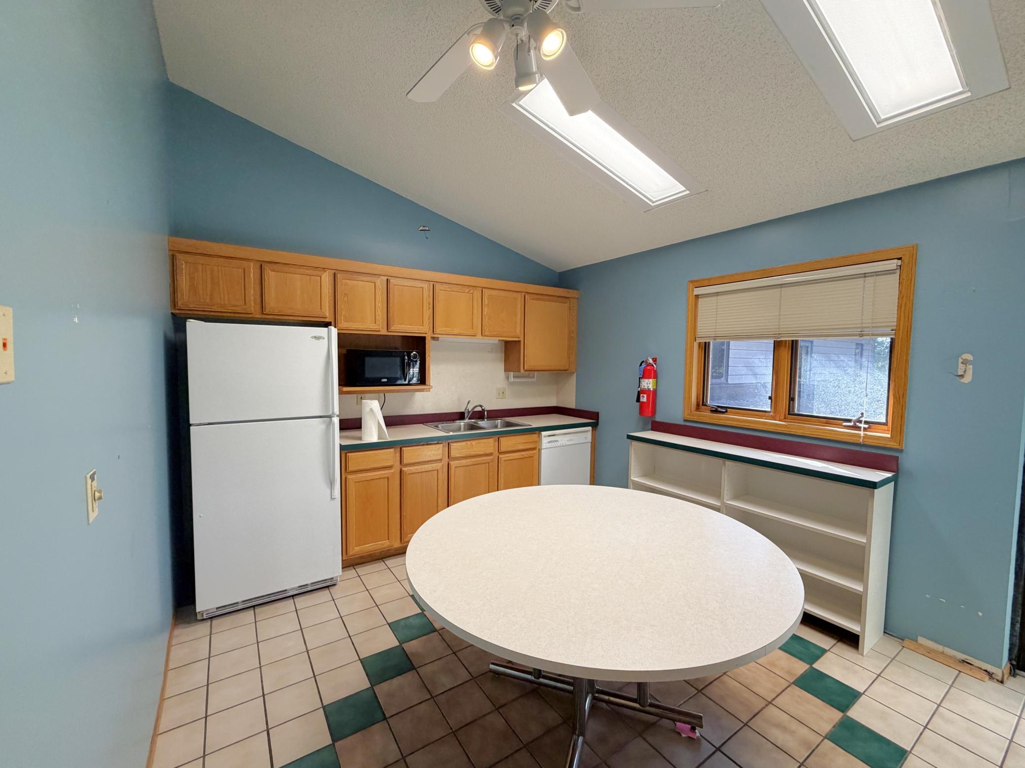 14387 Edgewood Drive Entire Building Property Photo 20