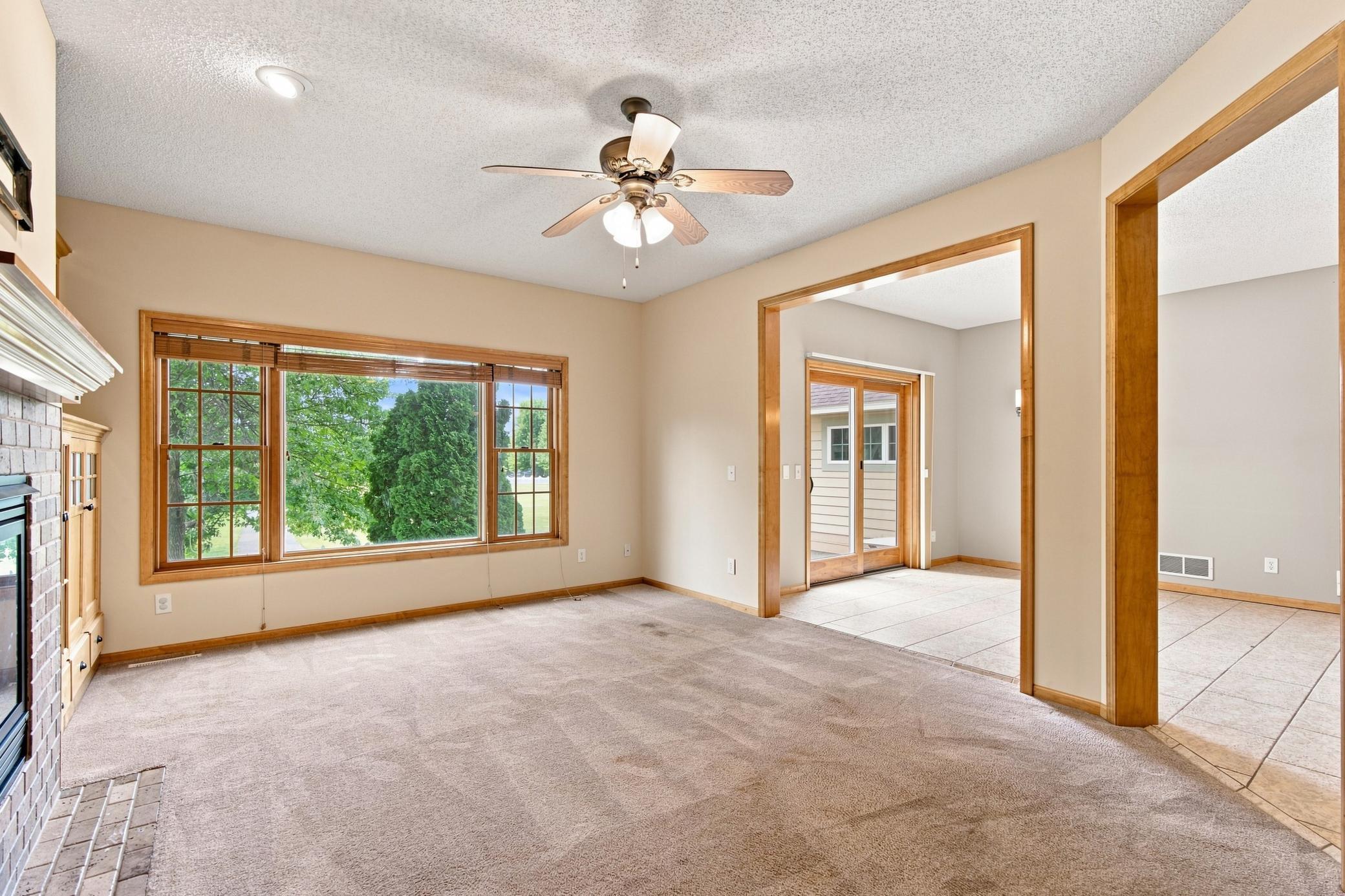 11649 Laketowne View Property Photo 10