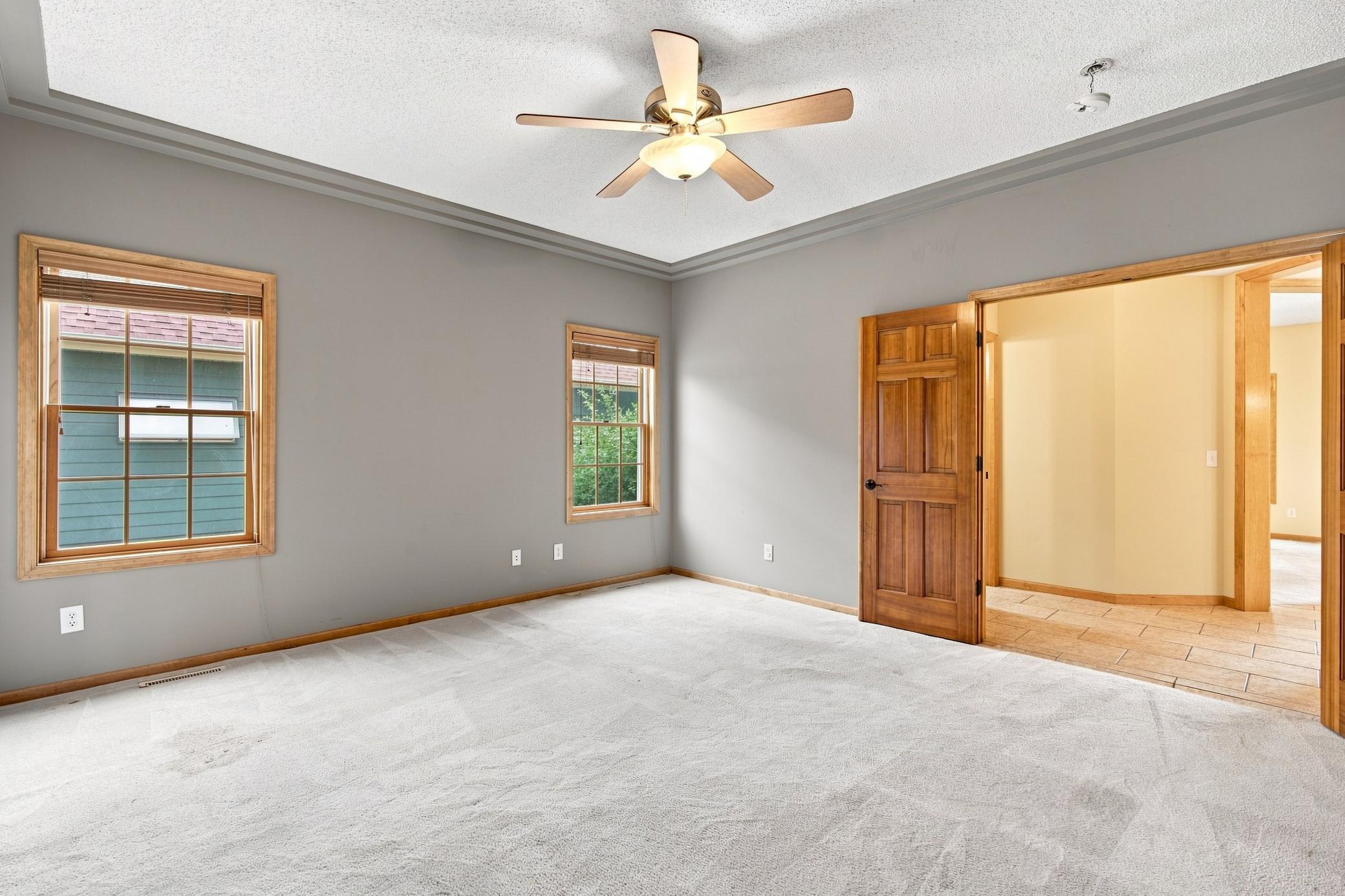 11649 Laketowne View Property Photo 14