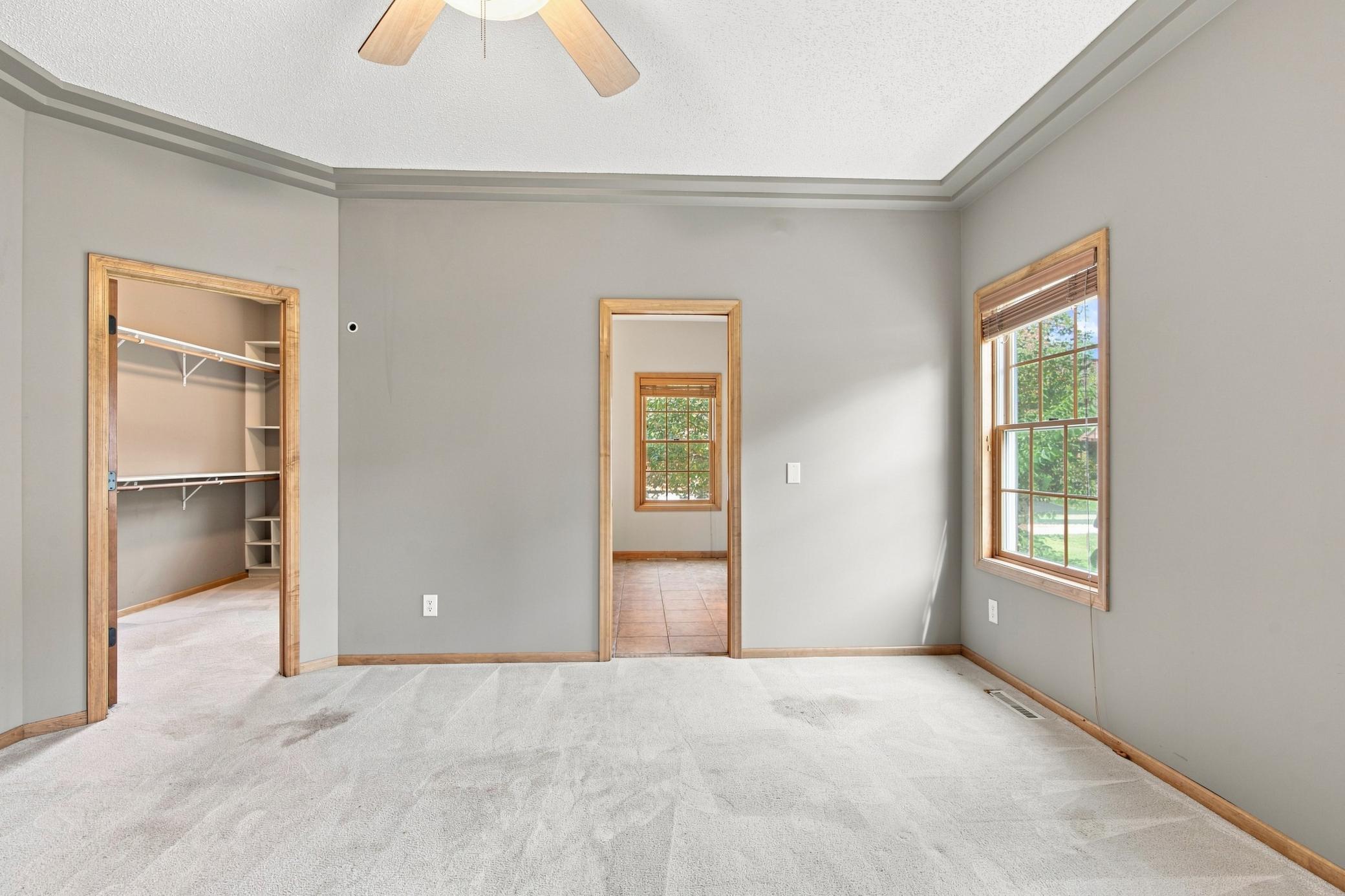 11649 Laketowne View Property Photo 15