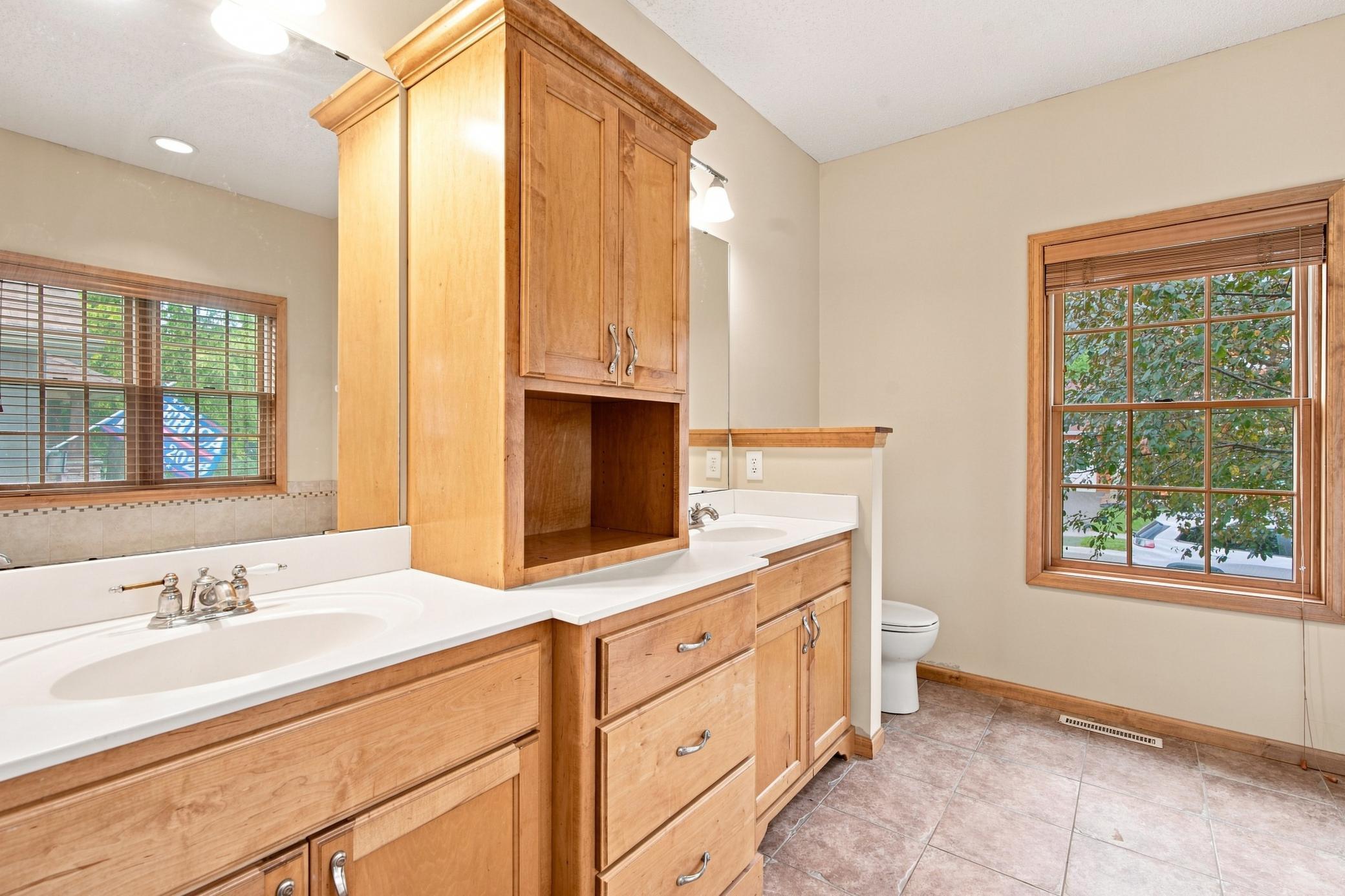 11649 Laketowne View Property Photo 19