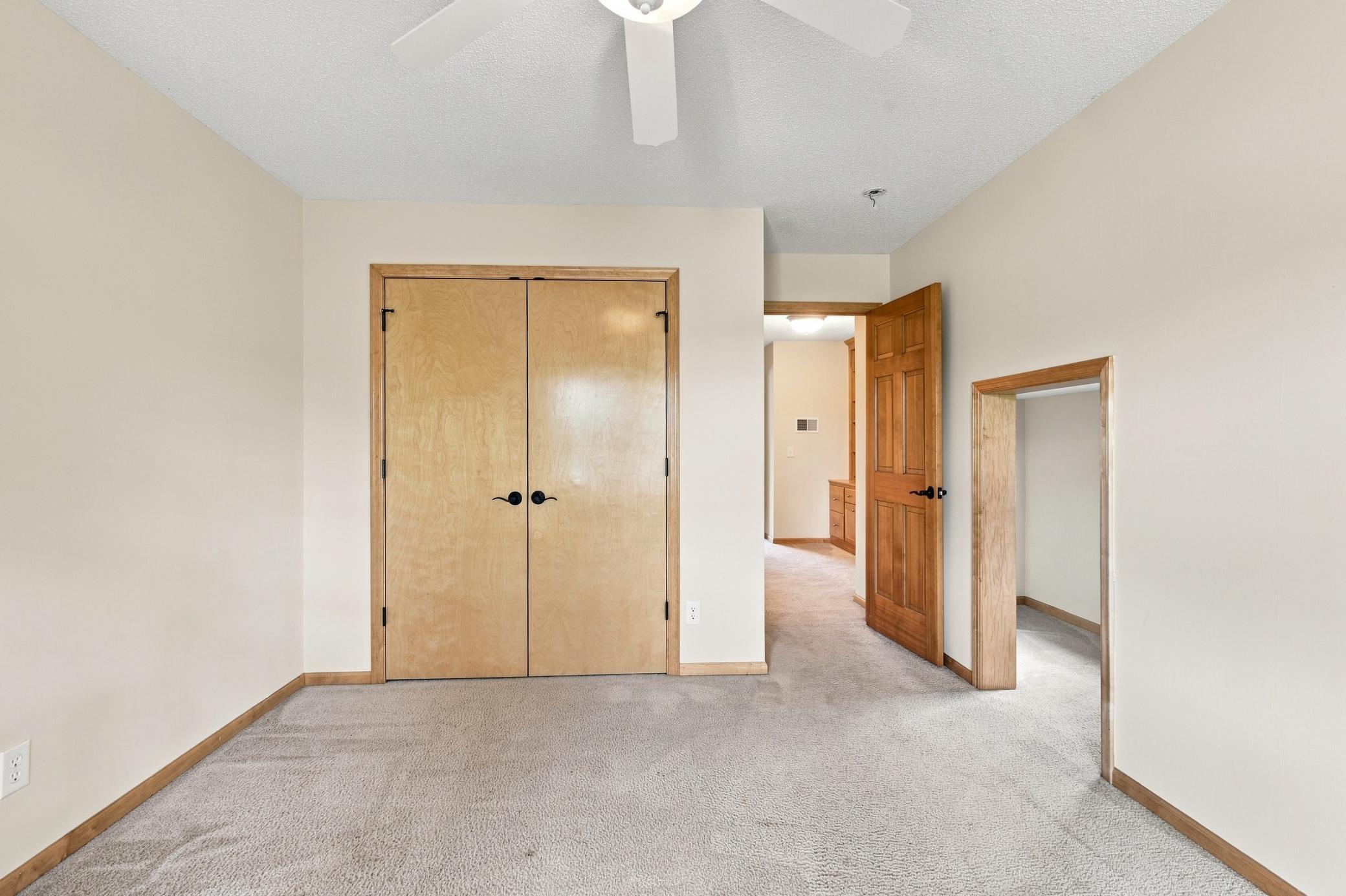 11649 Laketowne View Property Photo 23