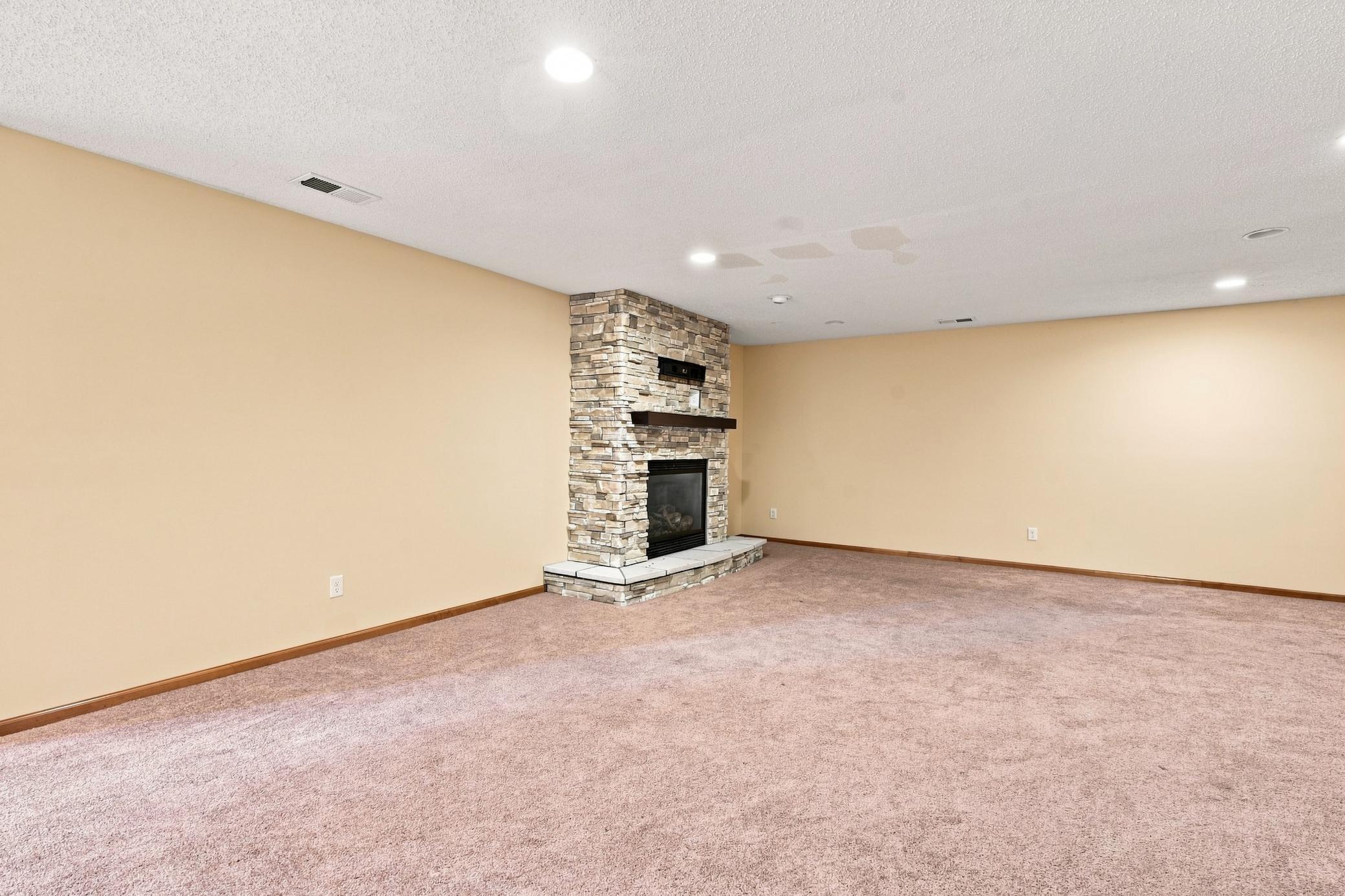 11649 Laketowne View Property Photo 26