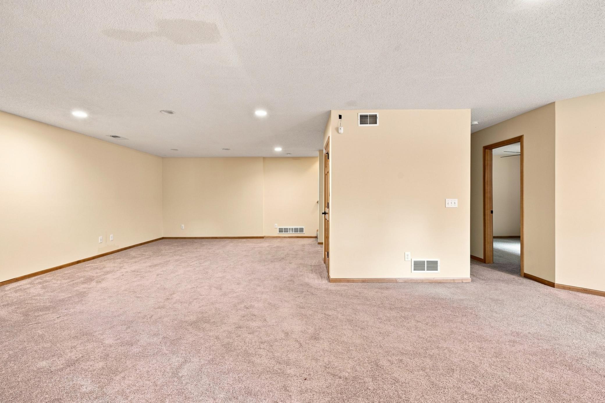 11649 Laketowne View Property Photo 27